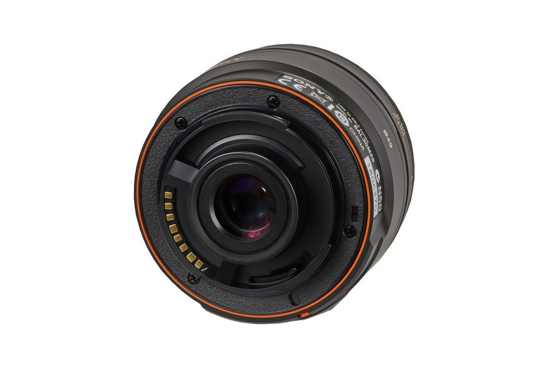 لنز سونی DT 30mm F2.8 Macro SAM نمای روبرو