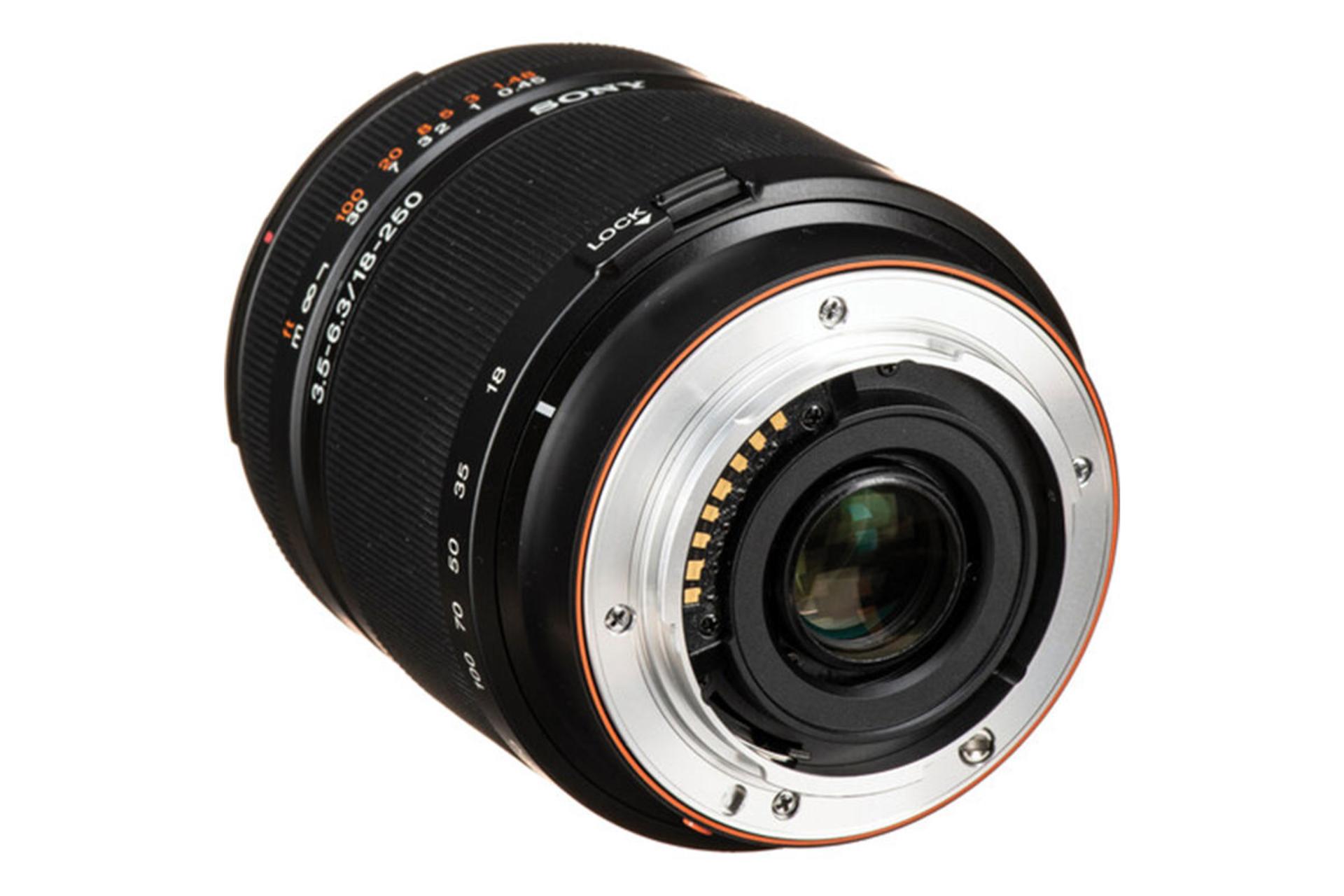 لنز سونی DT 18-250mm F3.5-6.3 نمای انتهای لنز