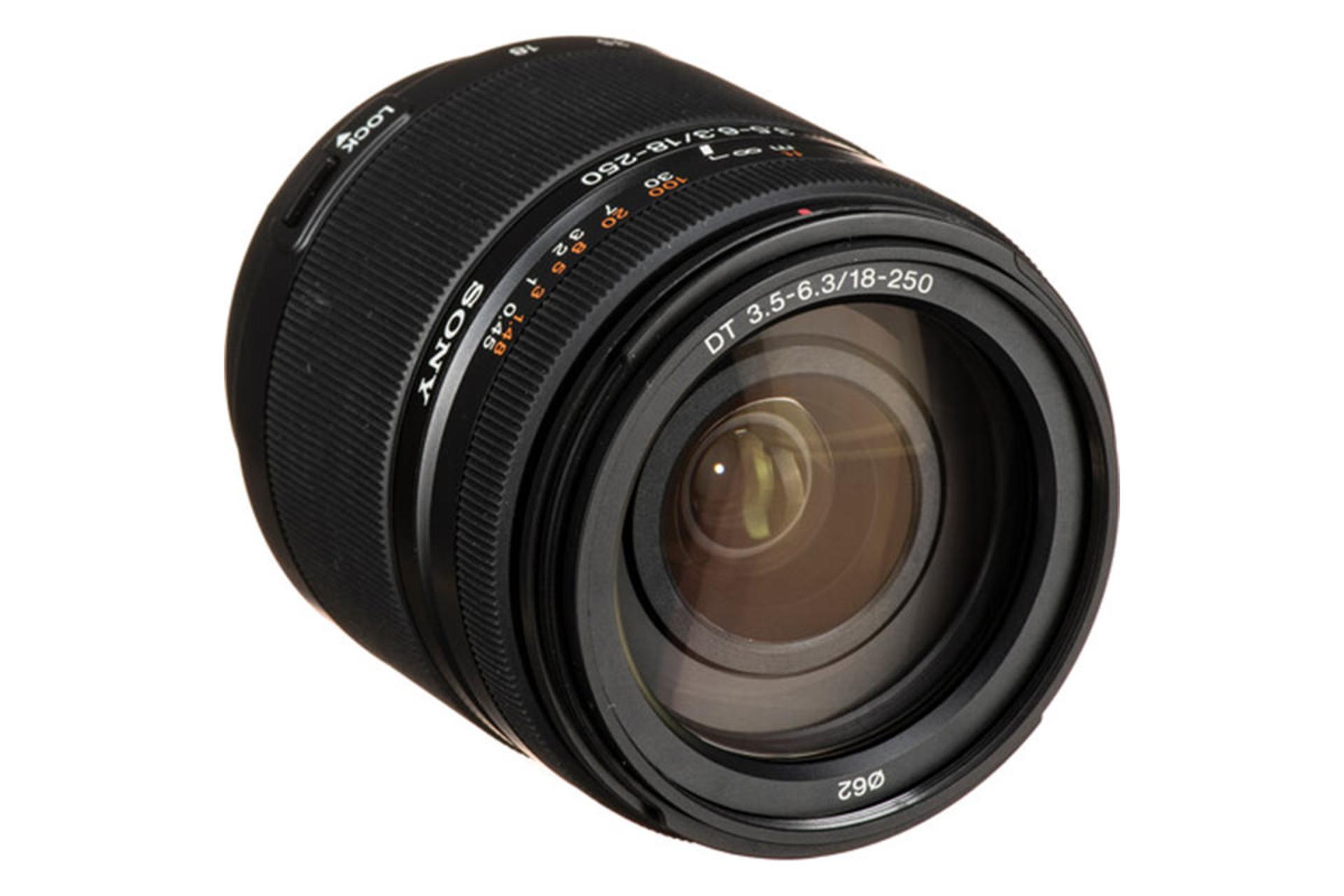 لنز سونی DT 18-250mm F3.5-6.3 نمای روبرو