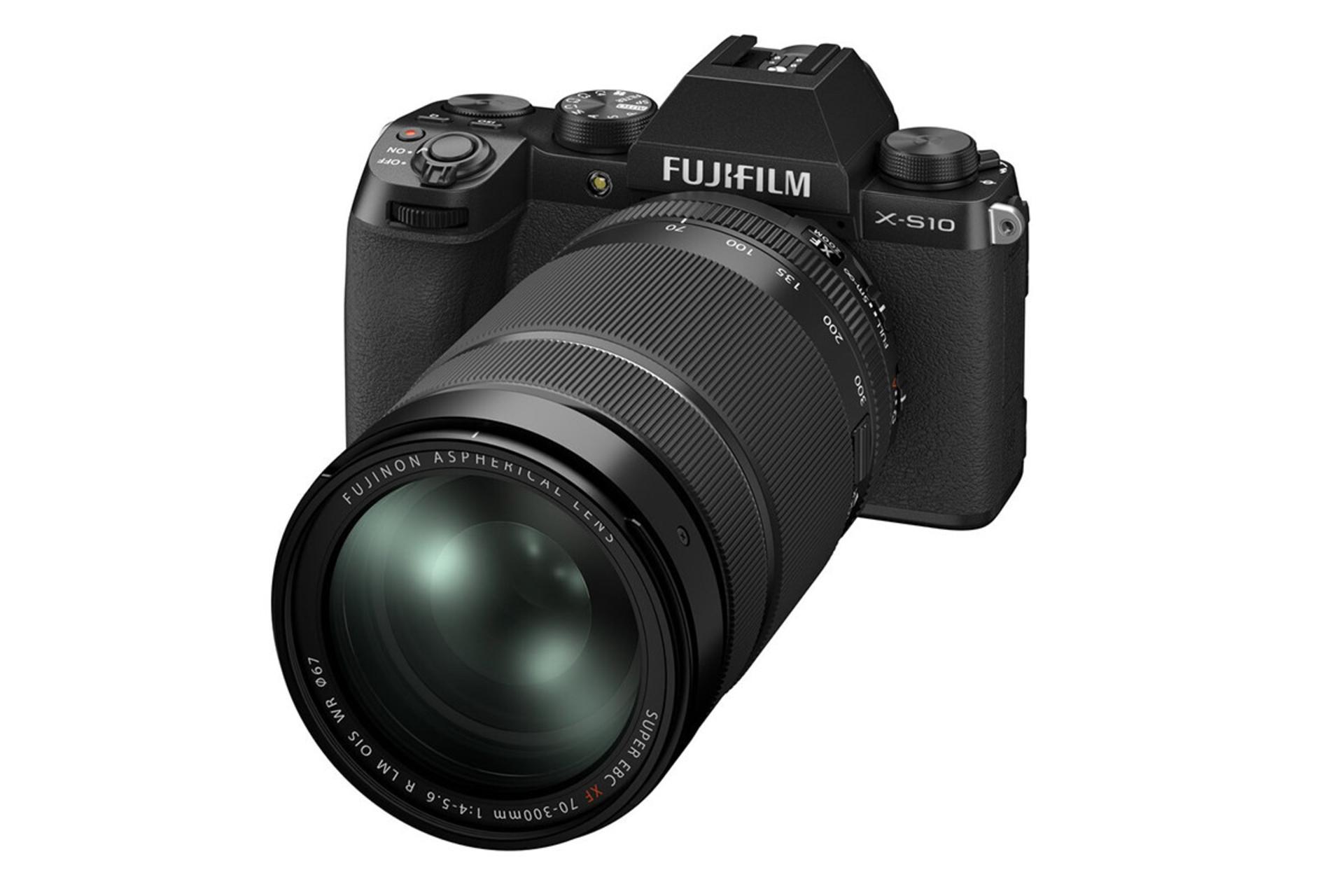 لنز فوجی فیلم XF 70-300 F4-5.6 R LM OIS WR نصب شده روی دوربین