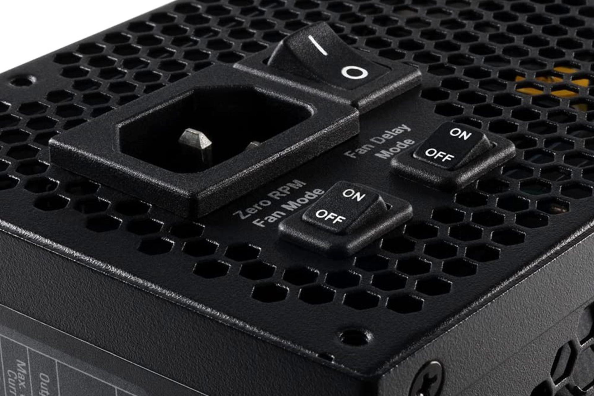  پاور کامپیوتر شارکن SilentStorm Cool Zero با توان 650 وات کلید کنترل سرعت چرخش فن