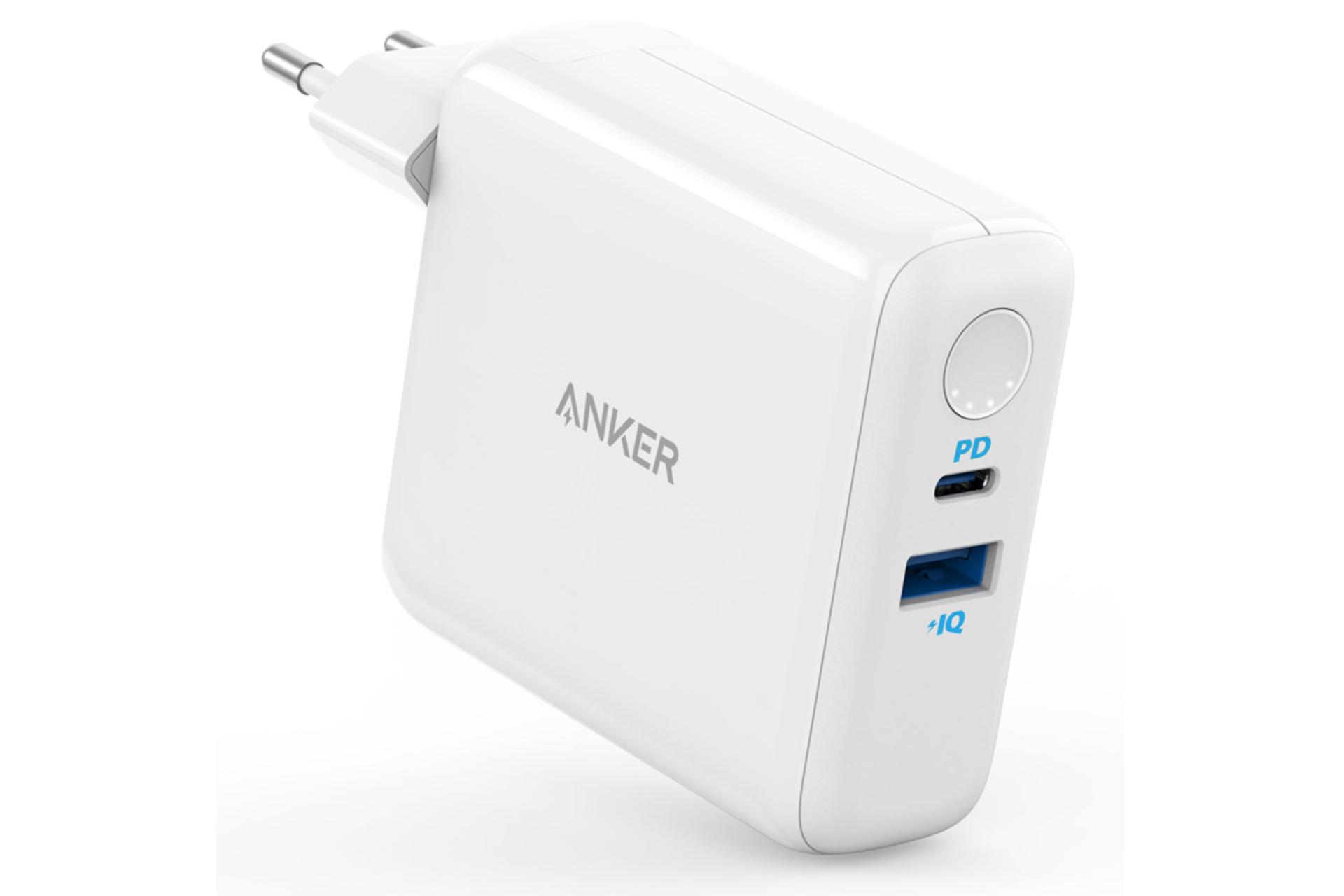 نمای چپ پاور بانک انکر PowerCore III Fusion با ظرفیت 5000 میلی‌آمپر ساعت