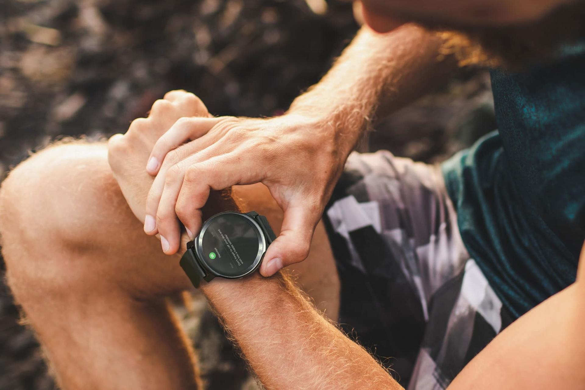 Motorola Moto Watch 100 / اسمارت واچ موتورولا موتو واچ 100