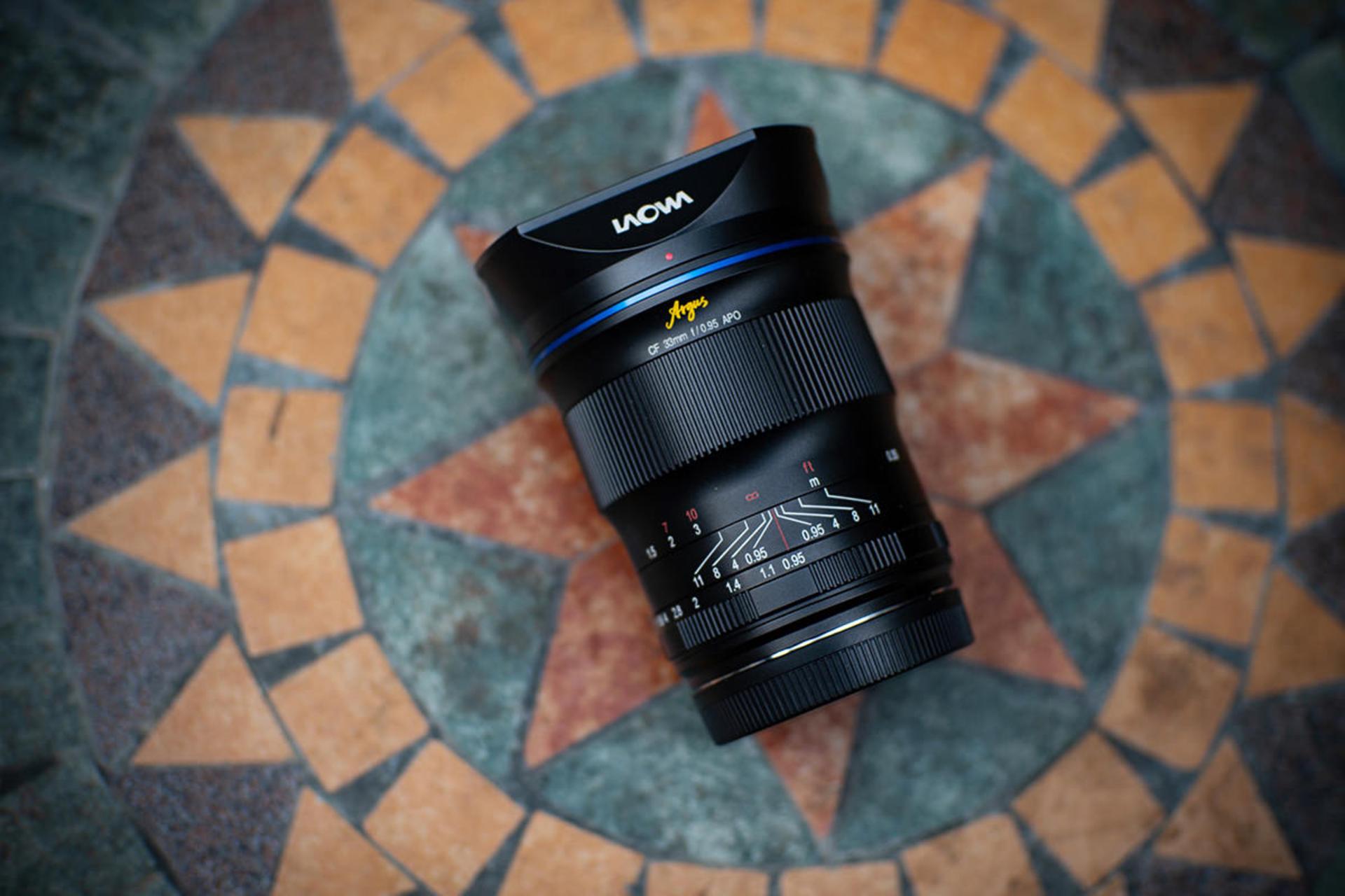 لنز ونوس Laowa Argus 33mm F0.95 CF APO نمای بالا