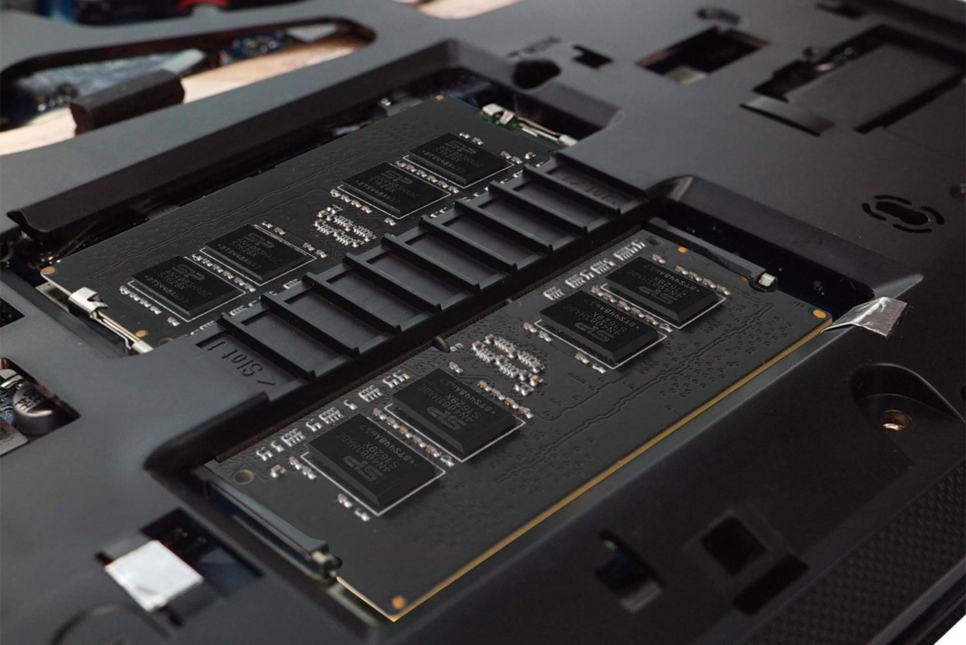 رم سیلیکون پاور SP016GBSFU266F02 ظرفیت 16 گیگابایت از نوع DDR4-2666 نمای بالا