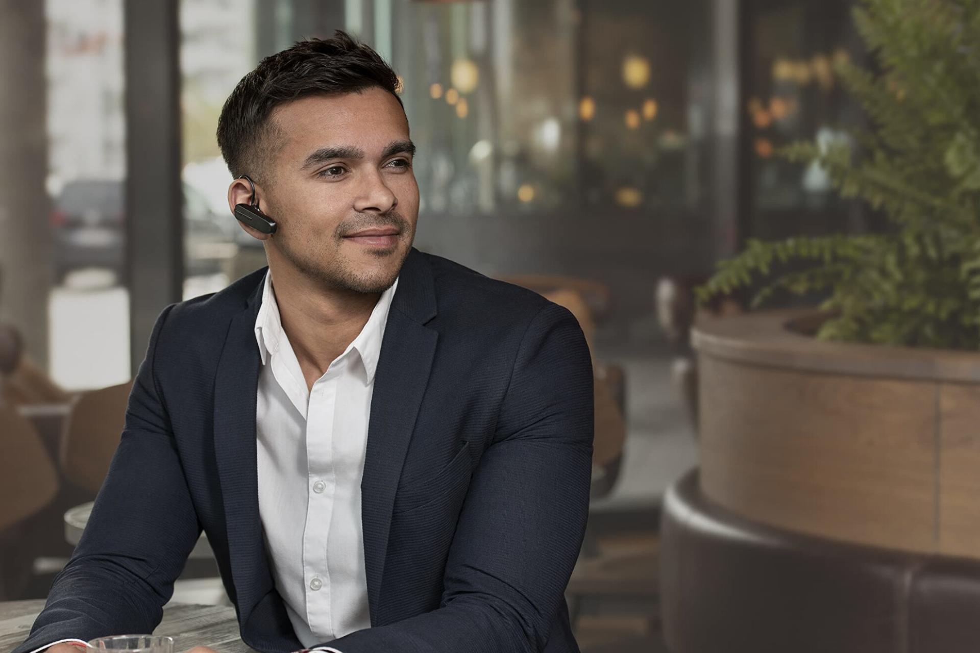 ایرباد بی سیم جبرا Jabra Talk 5 تو گوشی