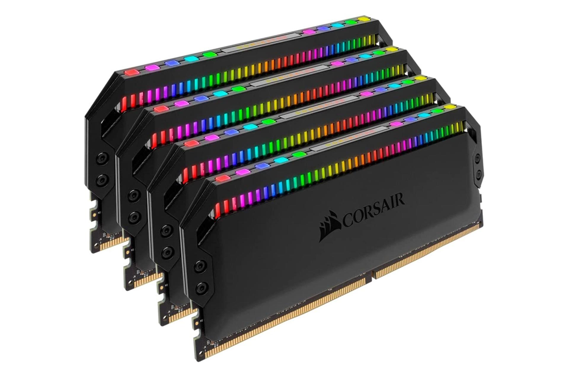 نمای جلو کنار کورسیر DOMINATOR PLATINUM RGB ظرفیت 64 گیگابایت (4x16) از نوع DDR4-3466