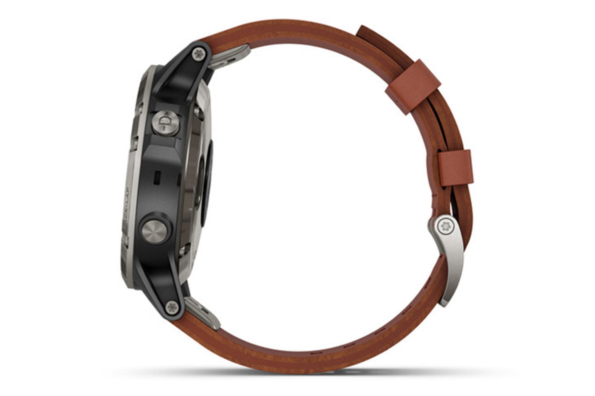 نمای کنار سمت راست ساعت هوشمند گارمین D2 Delta