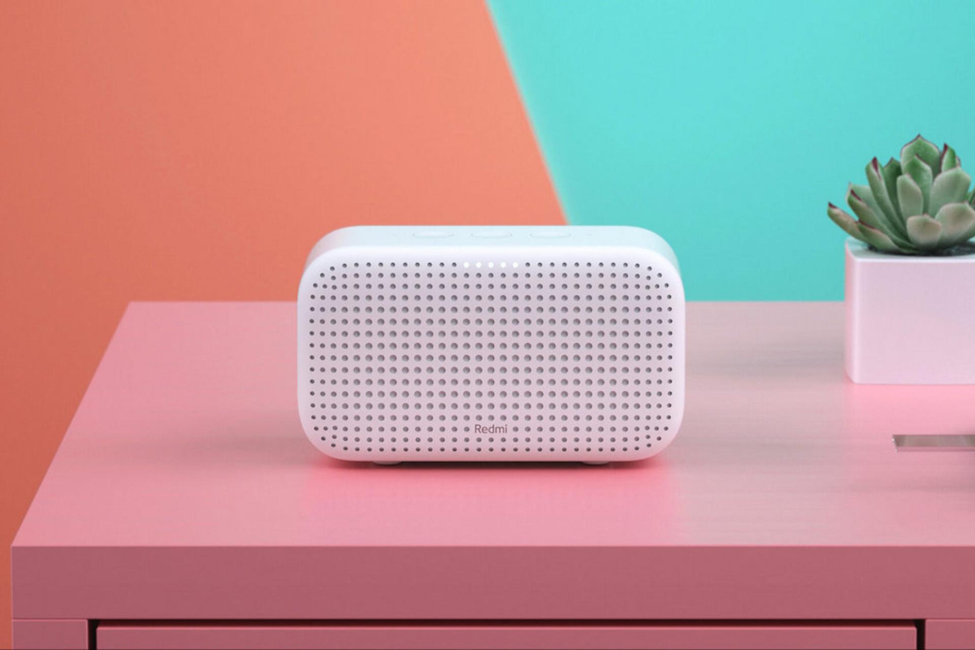 اسپیکر شیائومی Xiaomi Redmi XiaoAI Speaker Play L07A روی میز