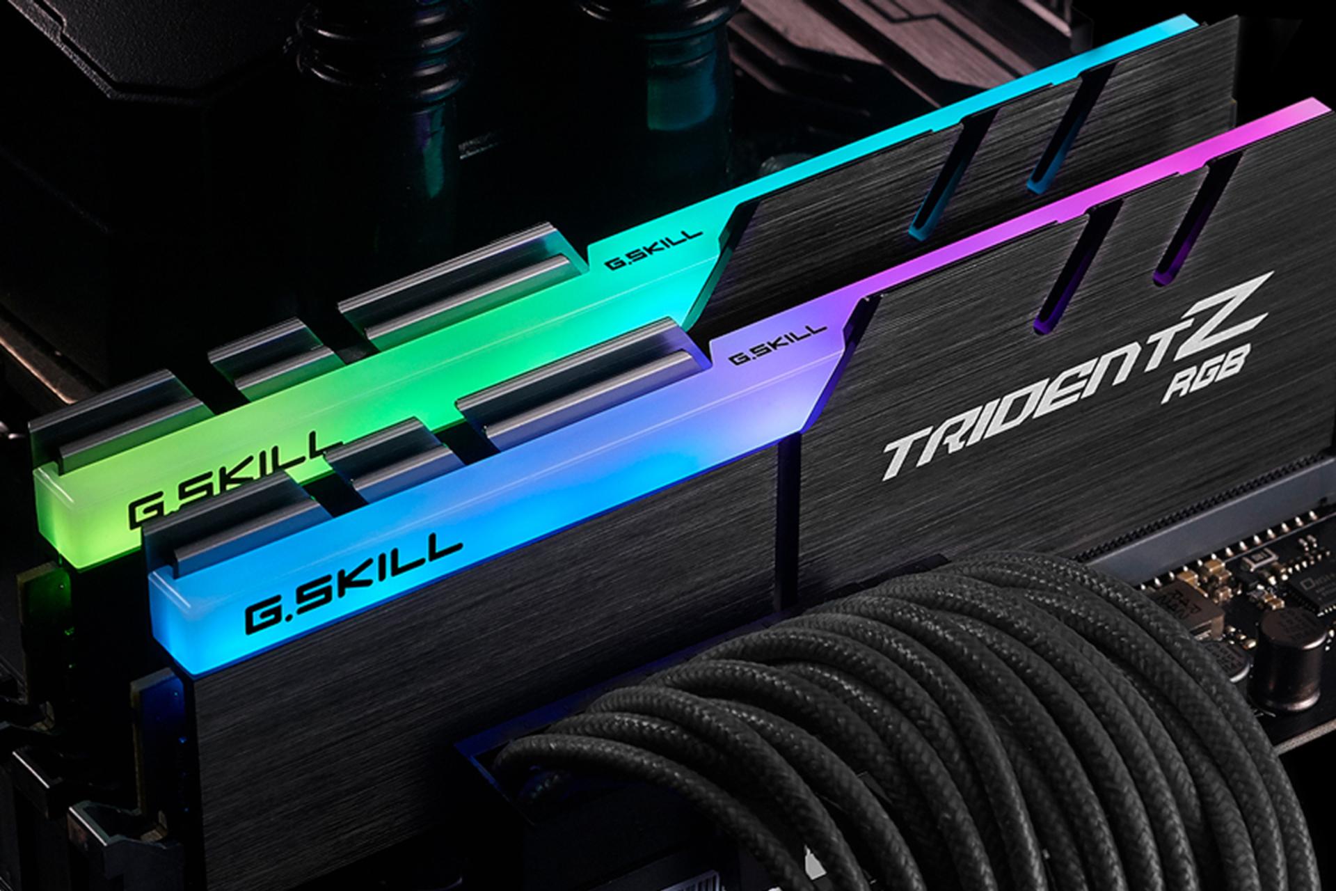 حافظه رم جی اسکیل Trident Z RGB ظرفیت 16 گیگابایت (2x8) از نوع DDR4-4400 نمای RGB رنگهای گرم