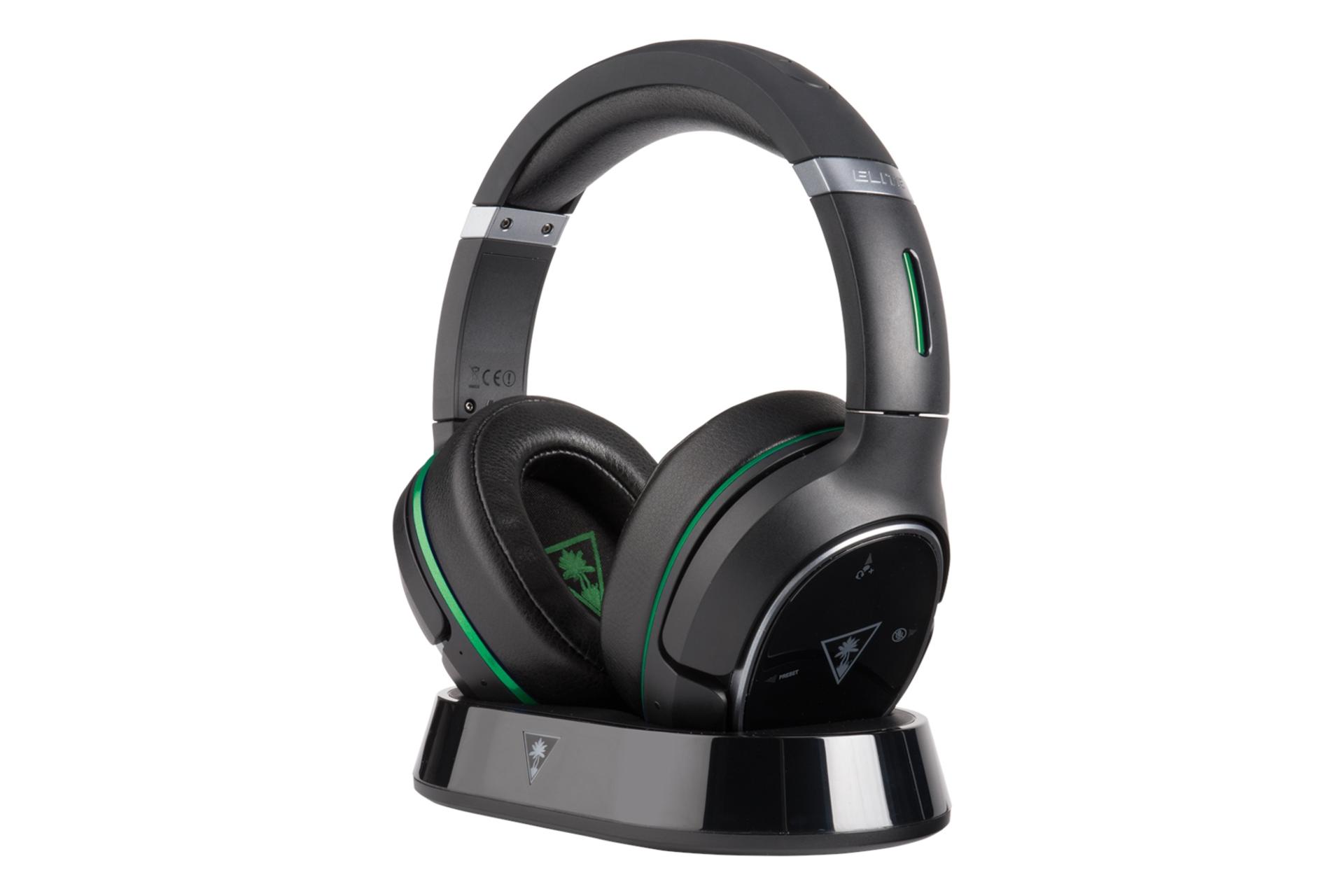 هدست گیمینگ ترتل بیچ Turtle Beach Elite 800X در حال شارژ