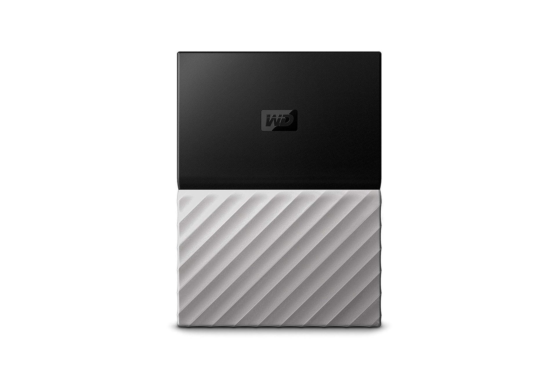 نمای جلو هارد دیسک وسترن دیجیتال My Passport Ultra USB 3.0 ظرفیت 4 ترابایت رنگ مشکی و نقره ای