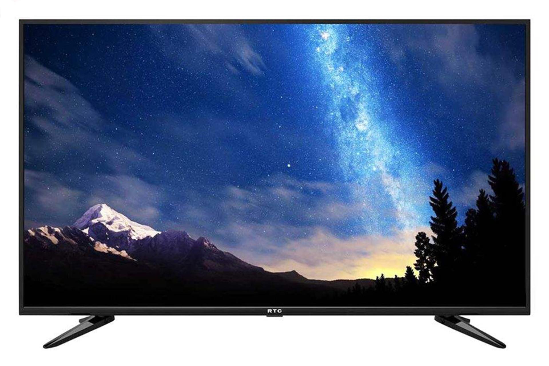 نمای جلو تلویزیون آر تی سی SM5410 مدل 49 اینچ با صفحه روشن