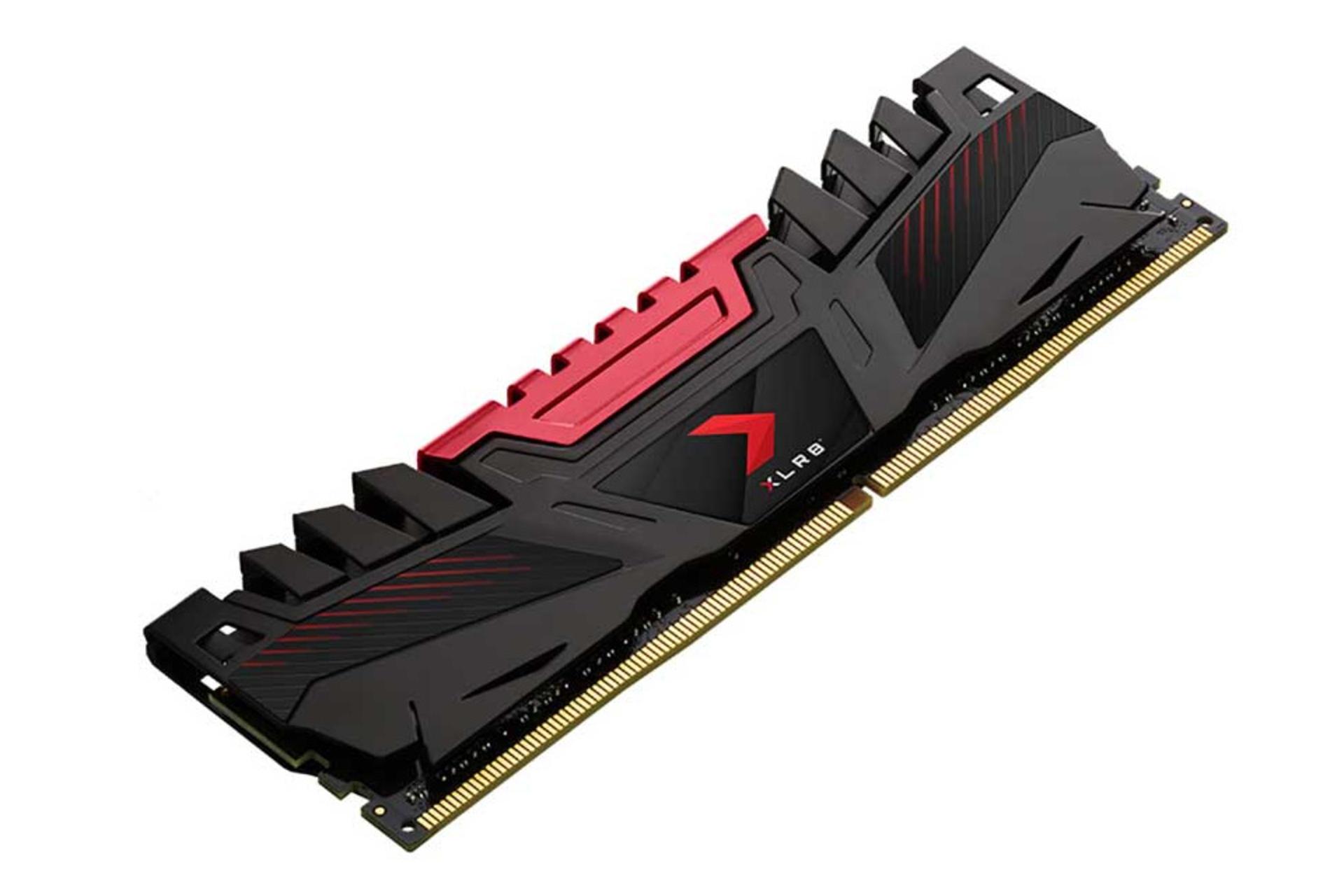 نمای کناری رم پی ان وای XLR8 ظرفیت 16 گیگابایت از نوع DDR4-3200