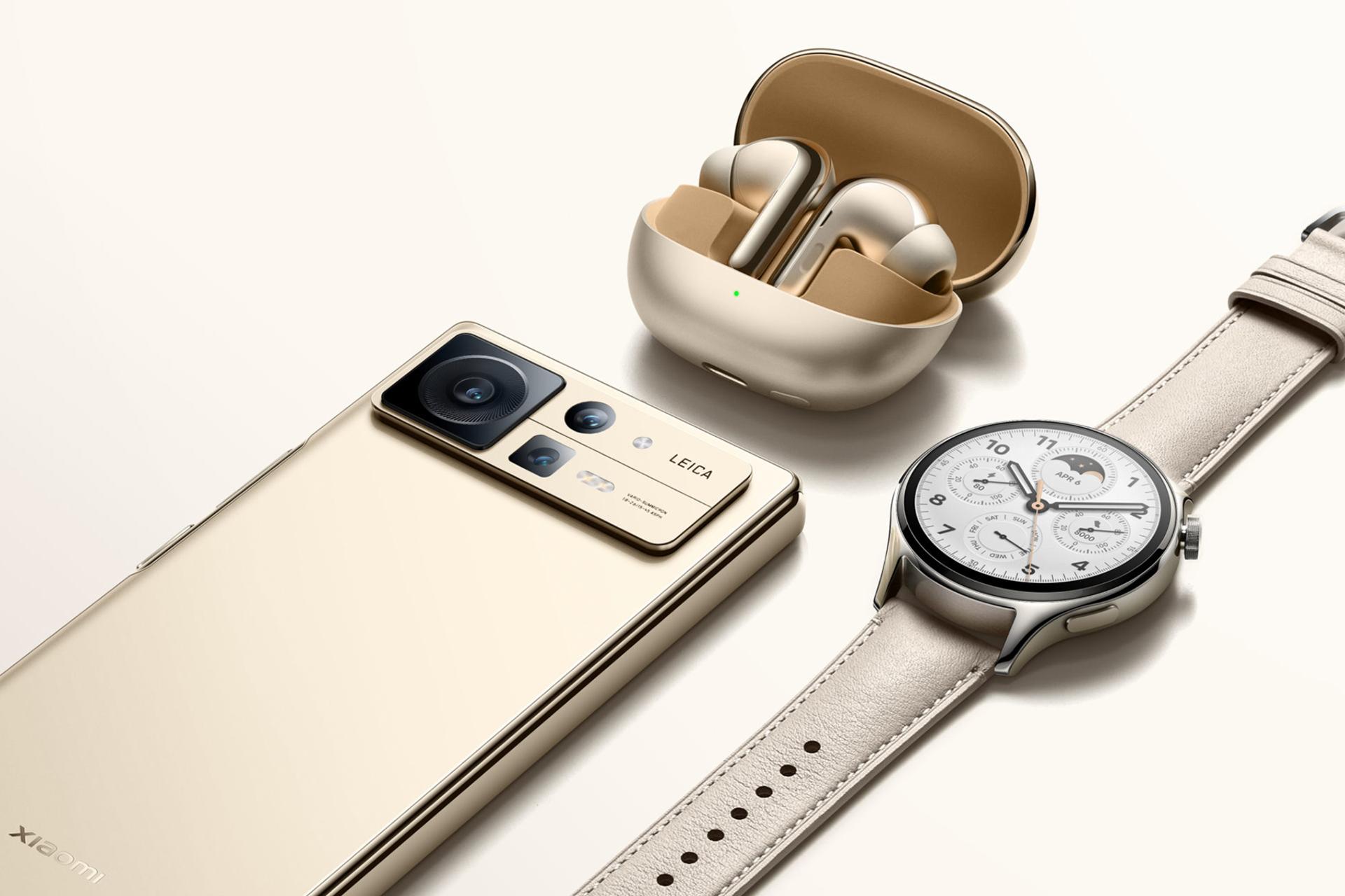 ساعت هوشمند شیائومی S1 پرو در کنار می میکس فولد 2