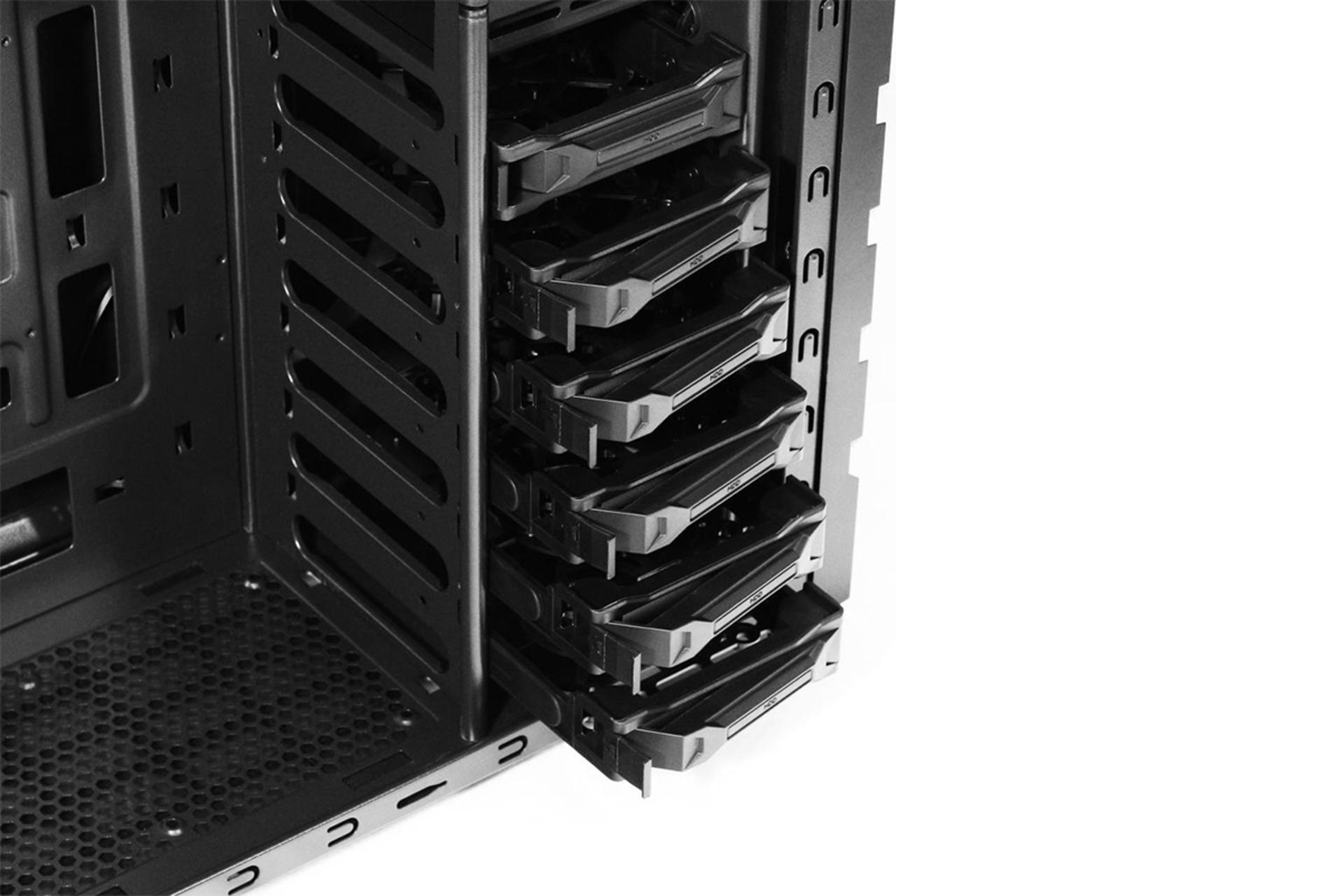 نمای اسلات درایوهای داخل کیس کامپیوتر گرین X3 Plus Viper