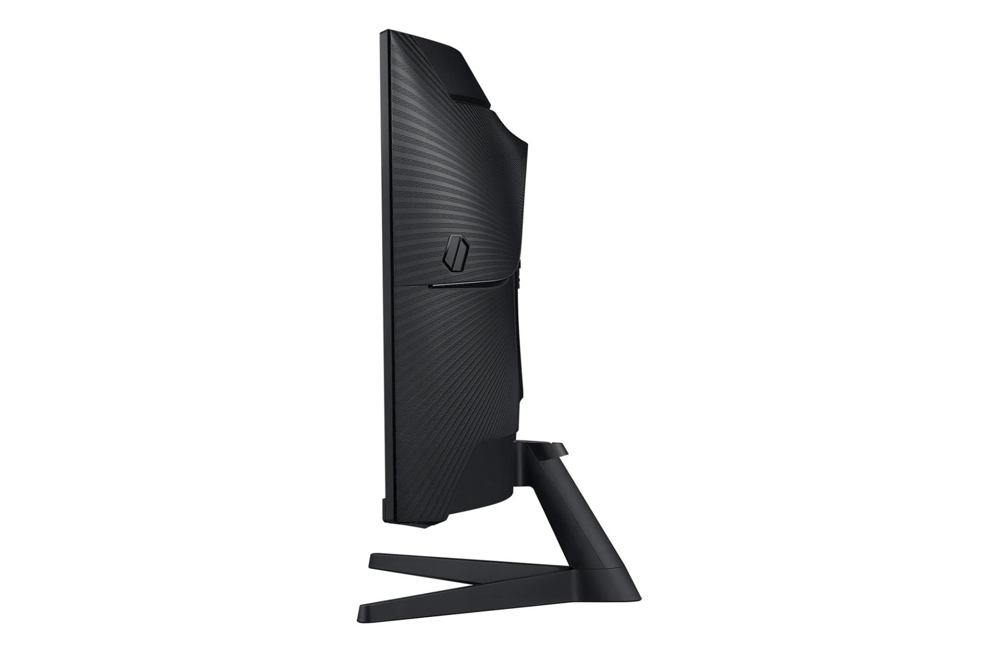 نمای سمت راست مانیتور سامسونگ 32 اینچ مدل LS32AG550EM