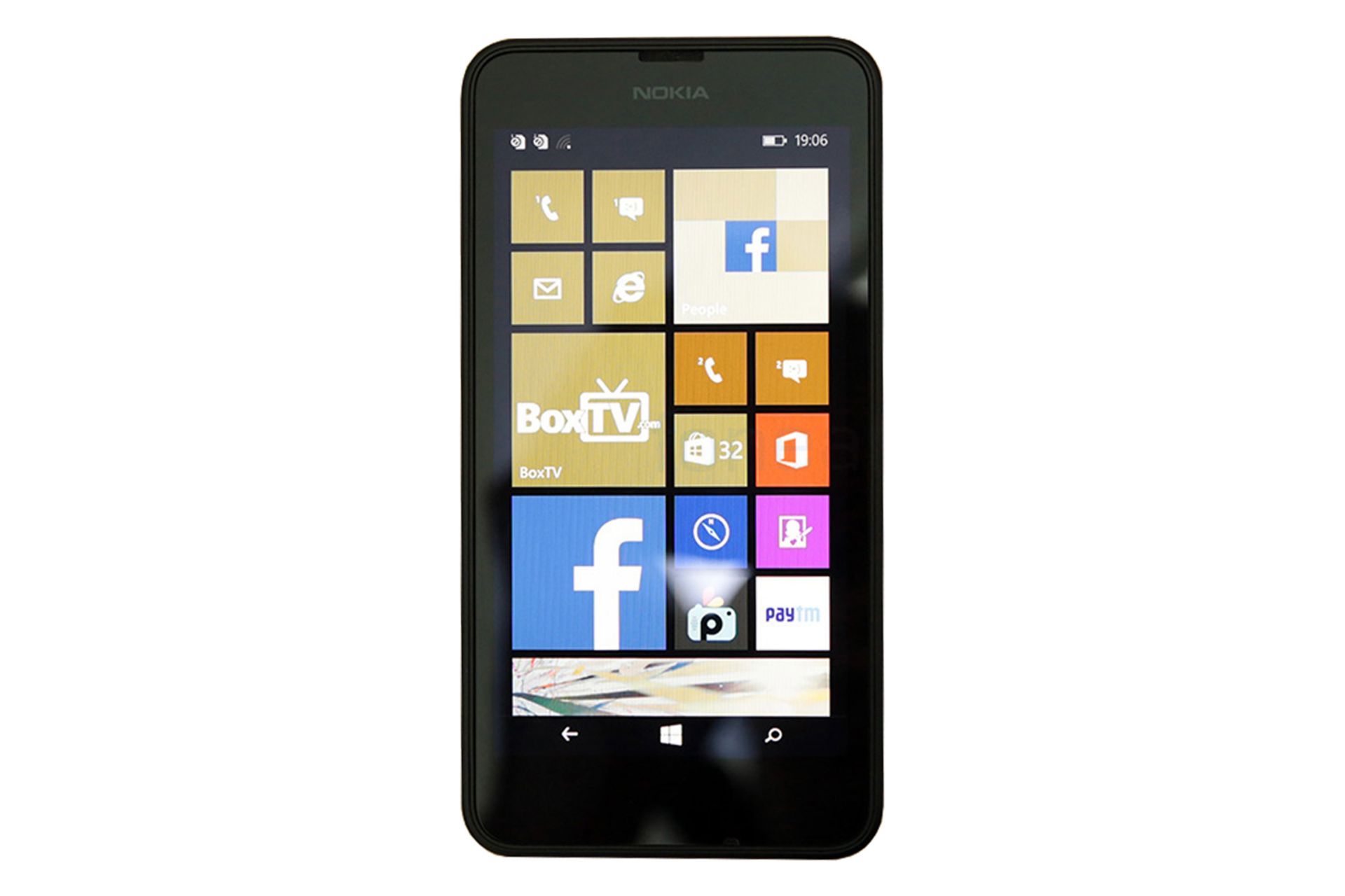 نمای روبرو موبایل نوکیا لومیا 630