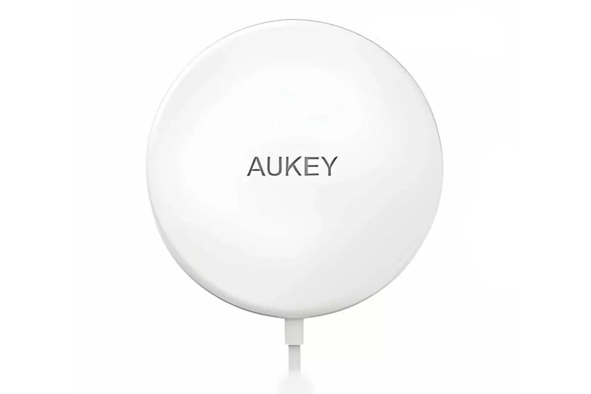 نمای روبرو شارژر آکی LC-A1