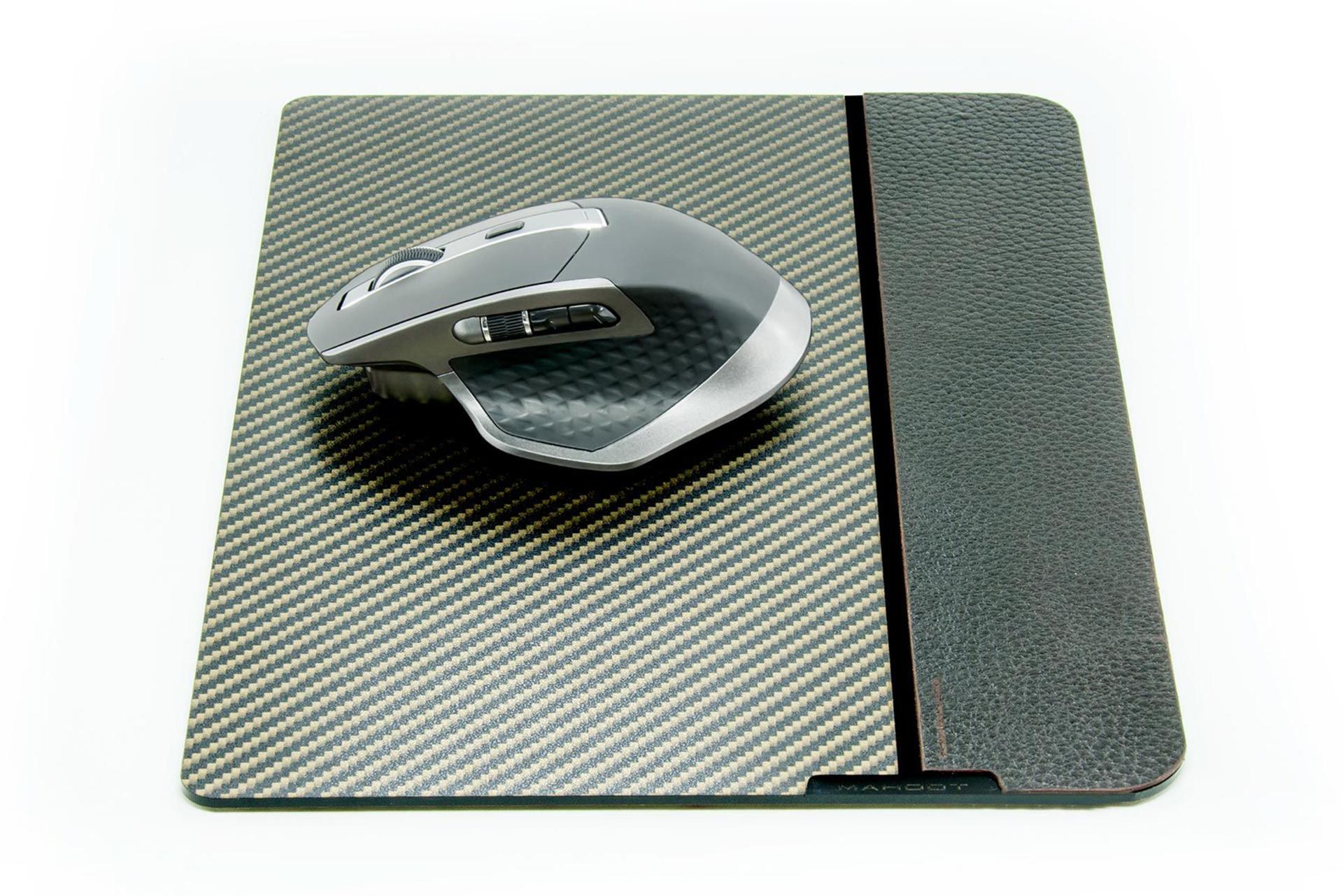 نمای کناری ماوس پد ماهوت سایز پرو به همراه موس
