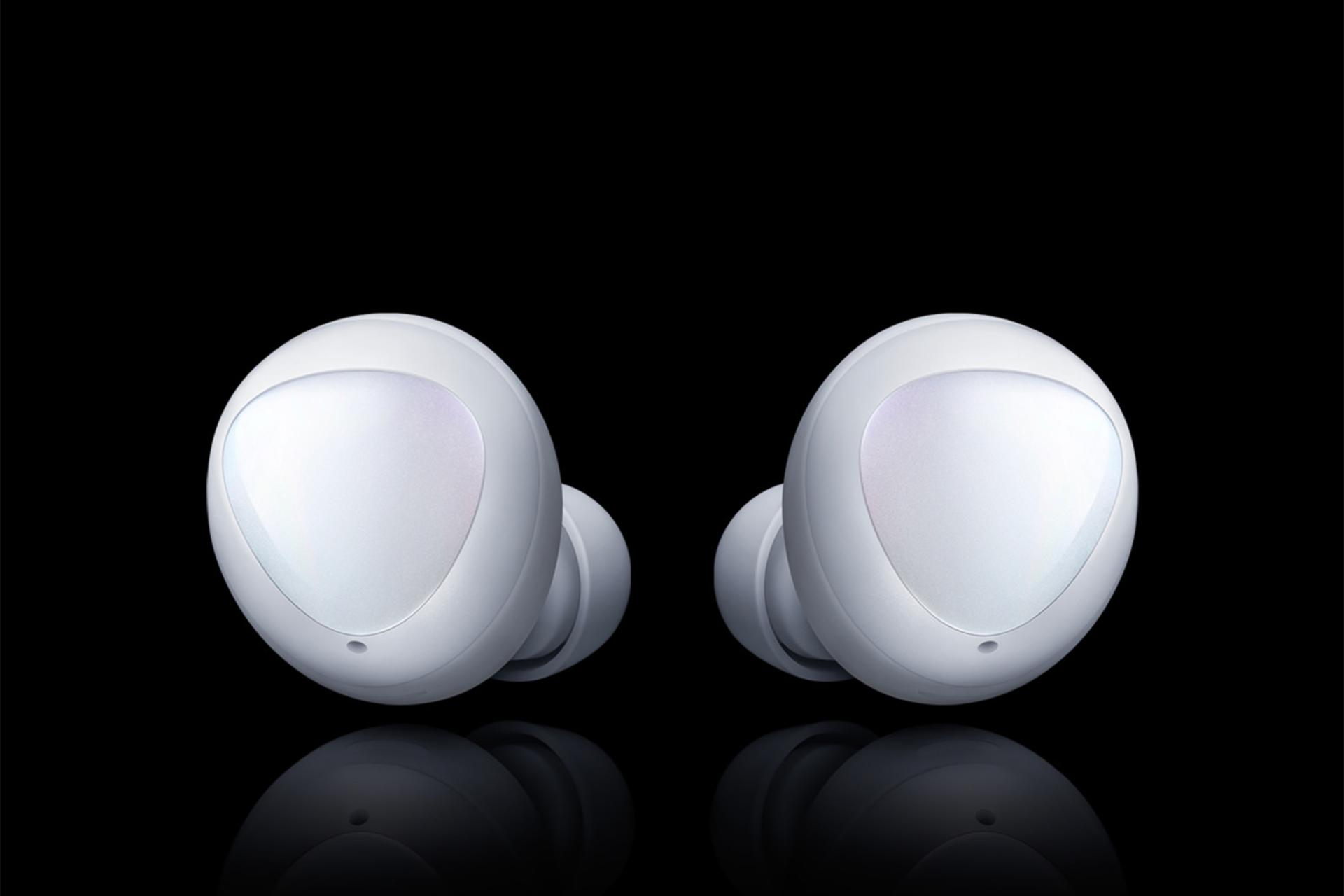 سامسونگ Galaxy Buds SM-R170  رنگ سفید در بکگراند مشکی