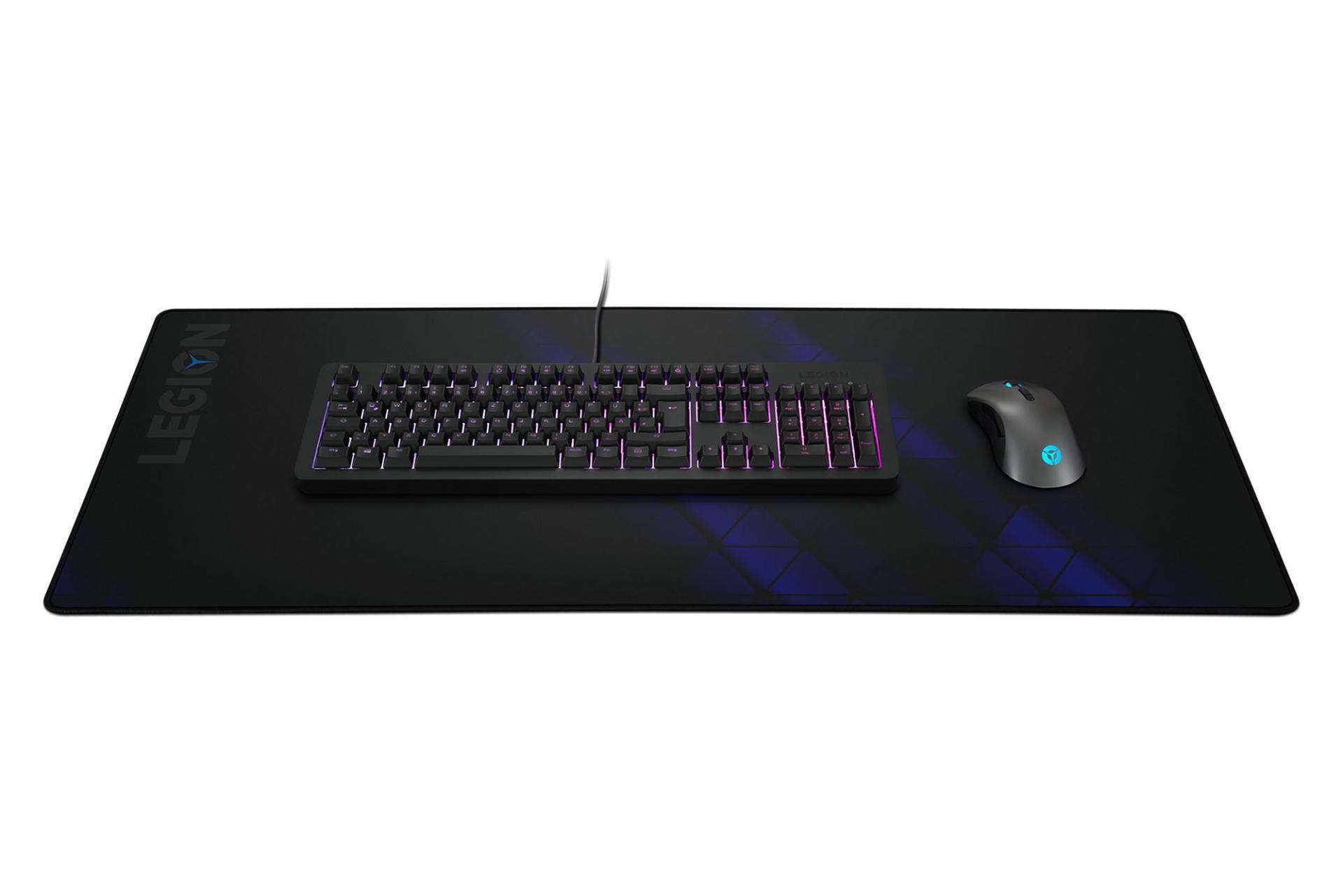 نمایش ماوس پد لنوو Legion XXL به همراه ماوس و کیبورد بر روی آن