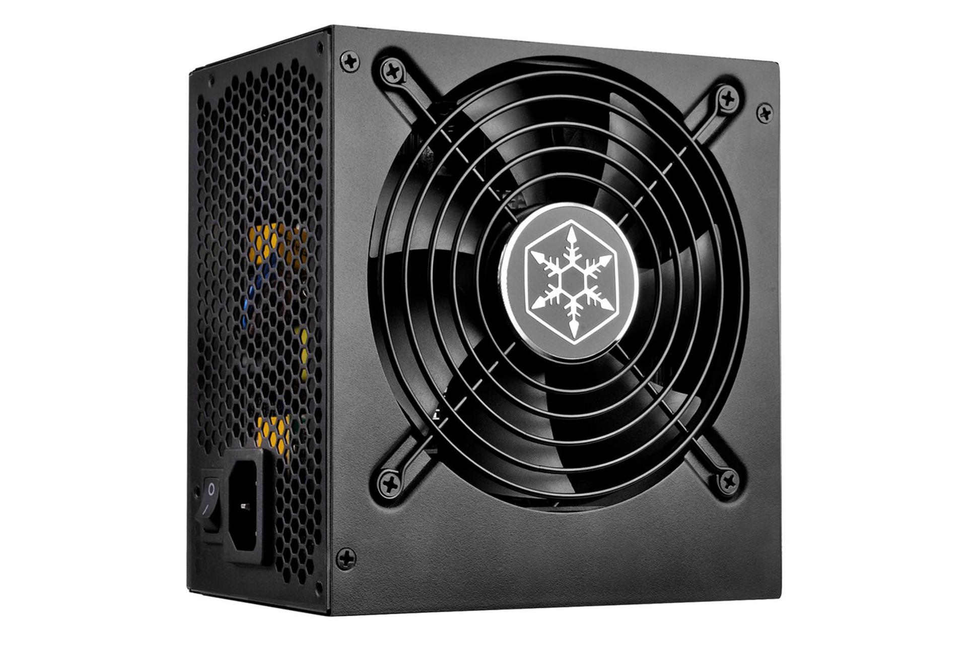 پاور کامپیوتر سیلور استون ST55F-PT با توان 550 وات نمای ایستاده