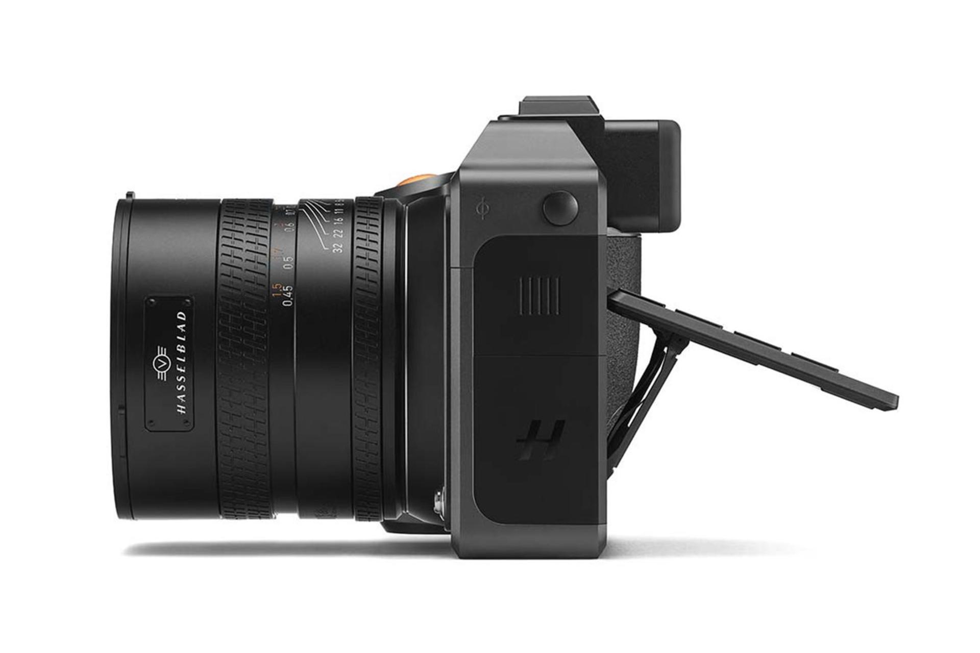 دوربین هسل بلاد Hasselblad X2D 100c نمای جانبی