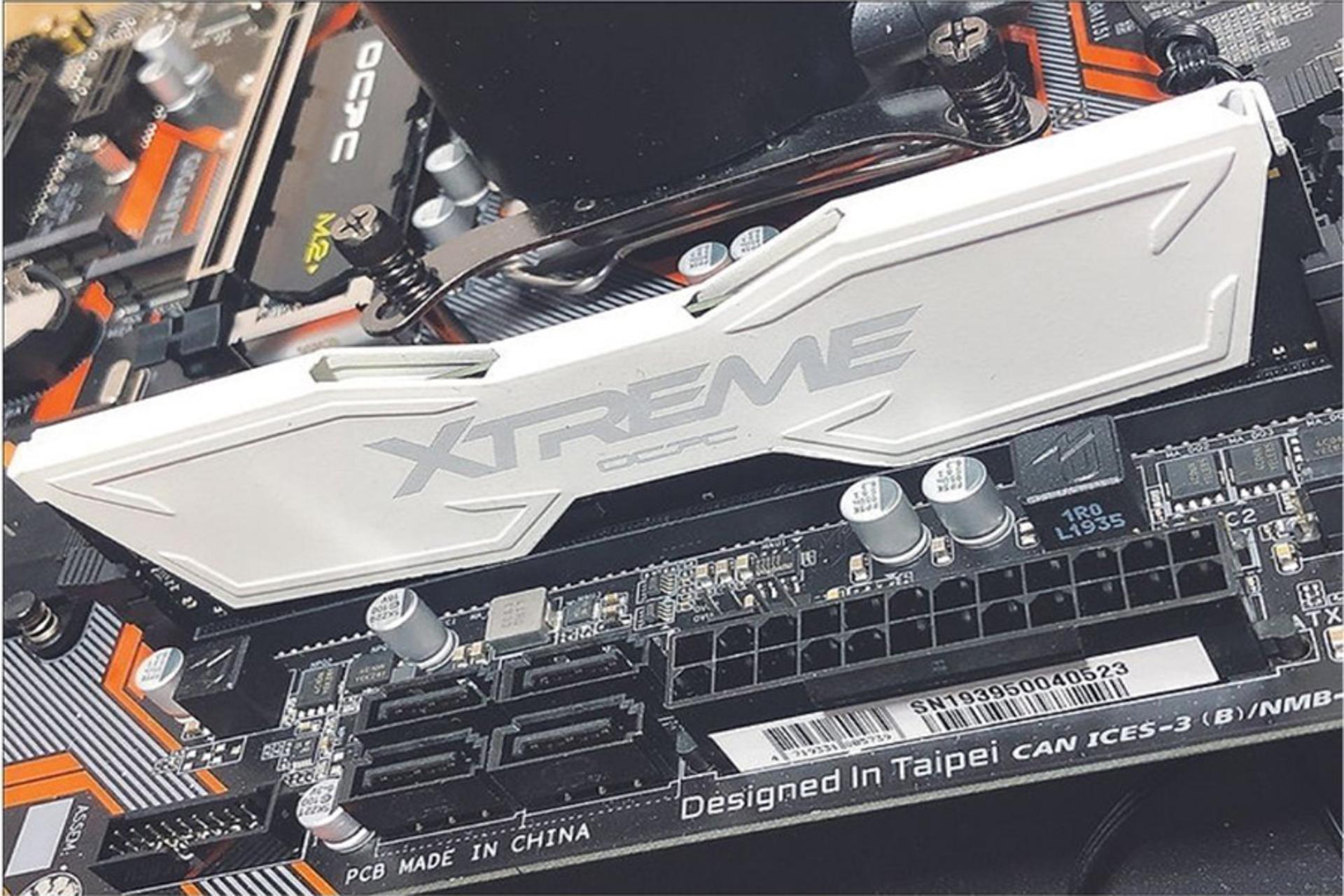 نمایی از رم او سی پی سی XT XTREME ظرفیت 8 گیگابایت از نوع DDR4-3200