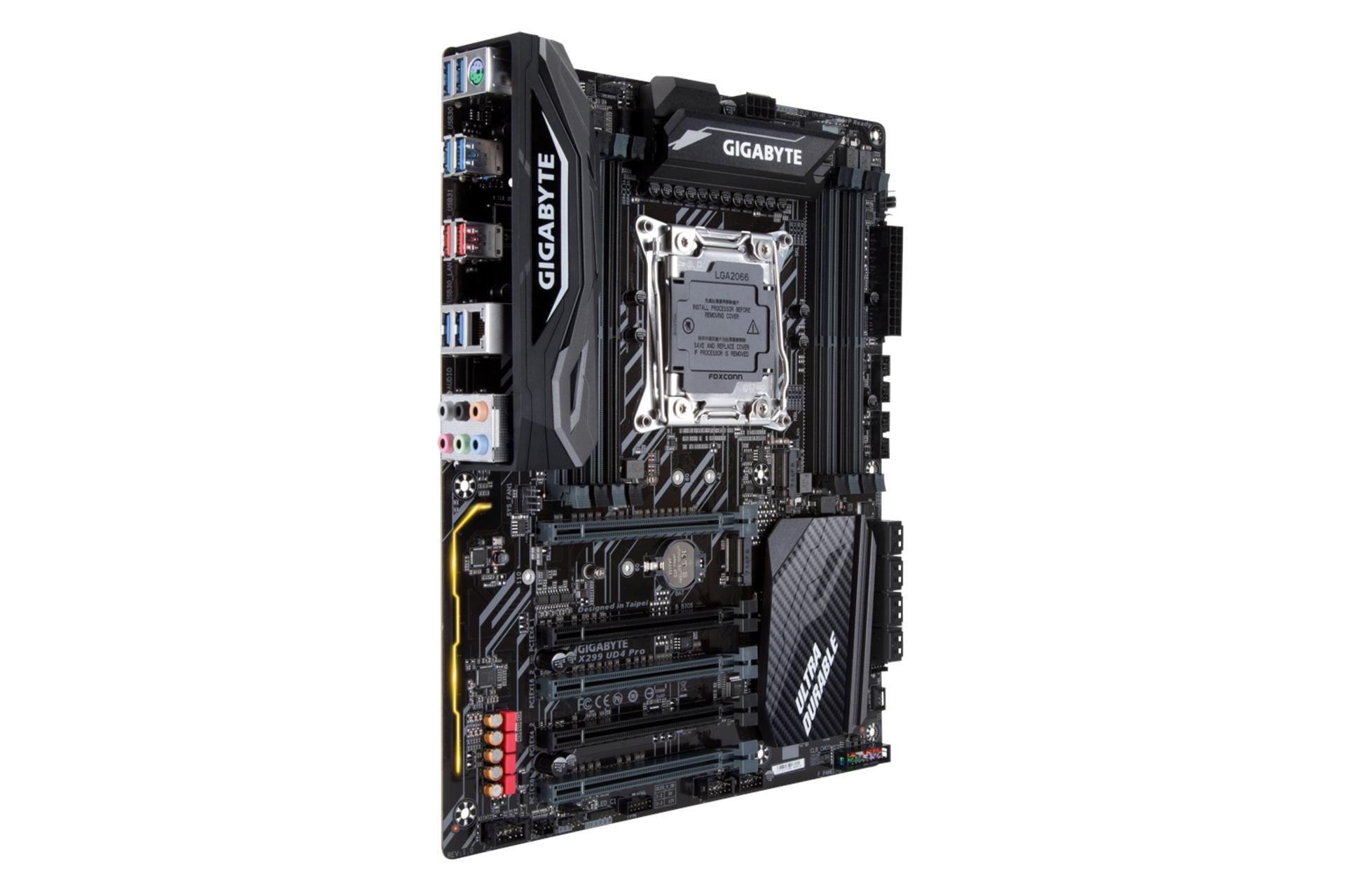 نمای چپ مادربرد گیگابایت GIGABYTE X299 UD4 Pro (rev. 1.0)