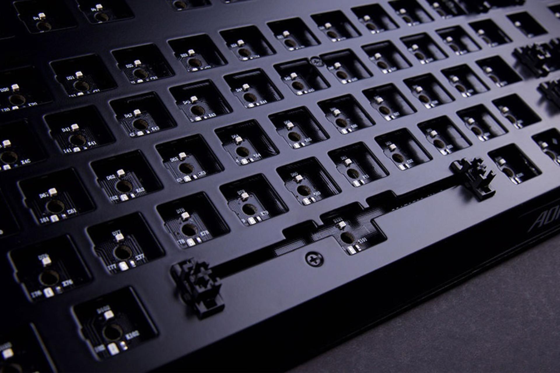 محل اتصال کلیدهای کیبورد AORUS K9 Optical