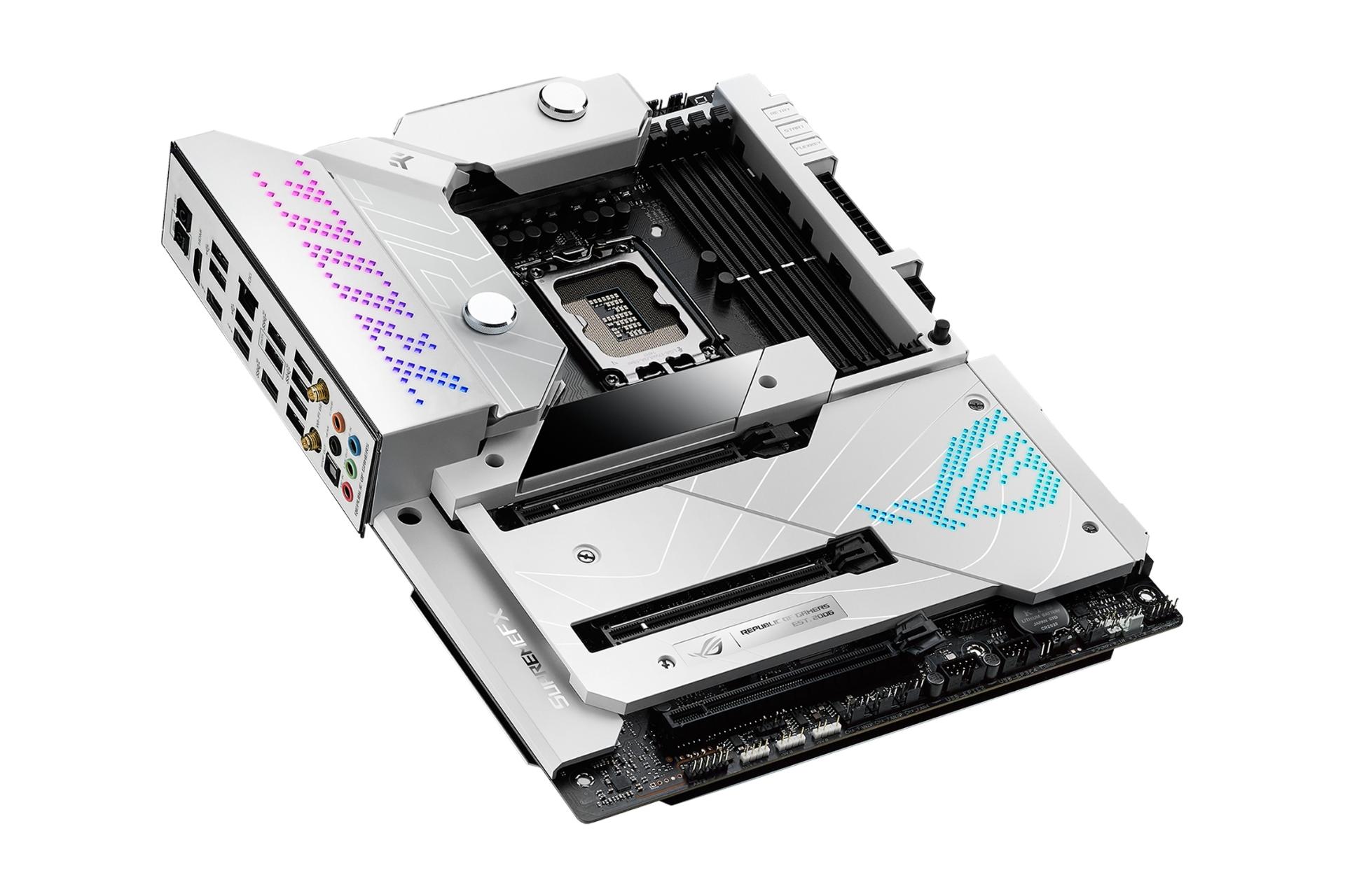 نمای جانبی مادربرد ایسوس ASUS ROG MAXIMUS Z690 FORMULA