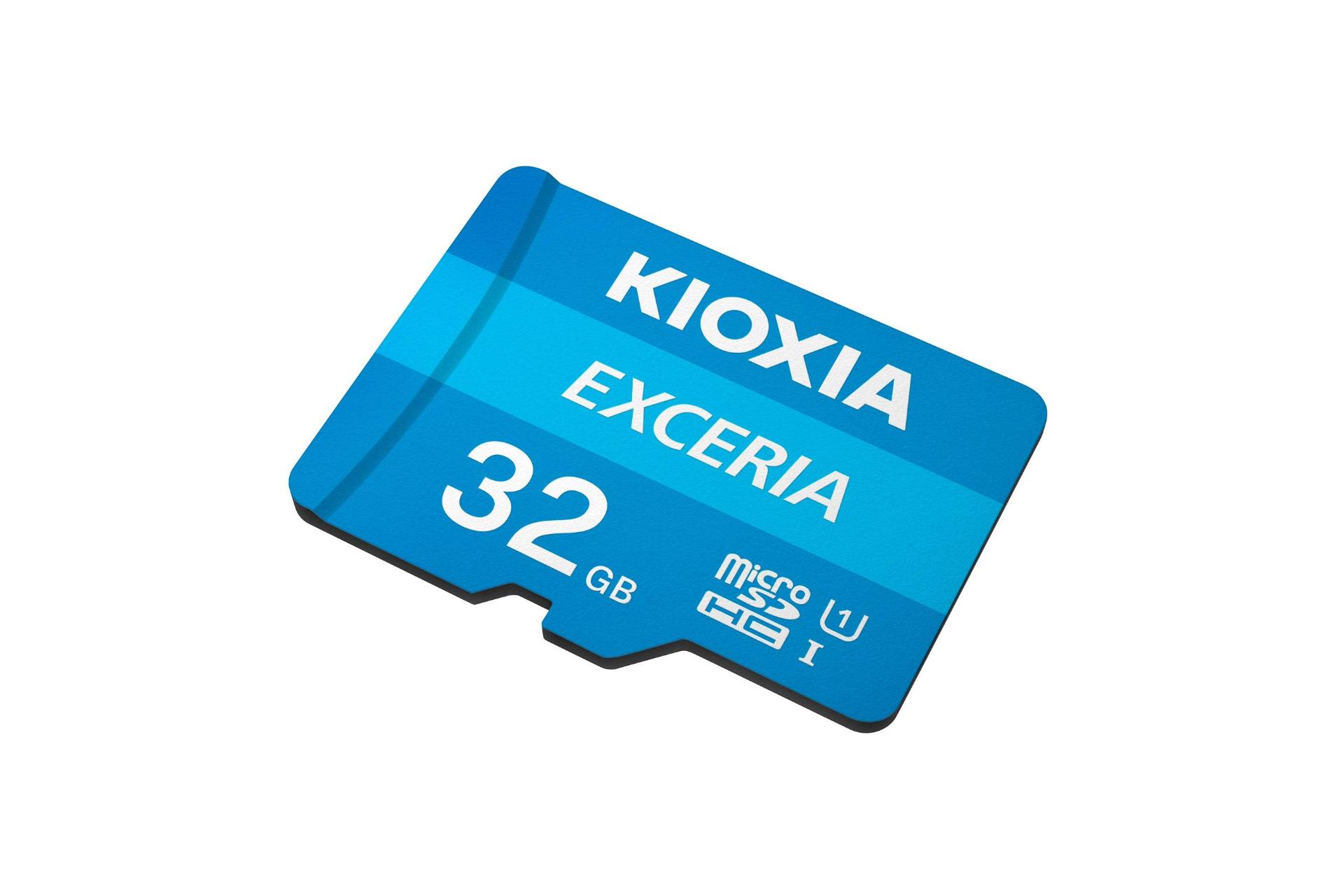 نمای راست کیوکسیا SDXC با ظرفیت 32 گیگابایت مدل Exceria کلاس 10