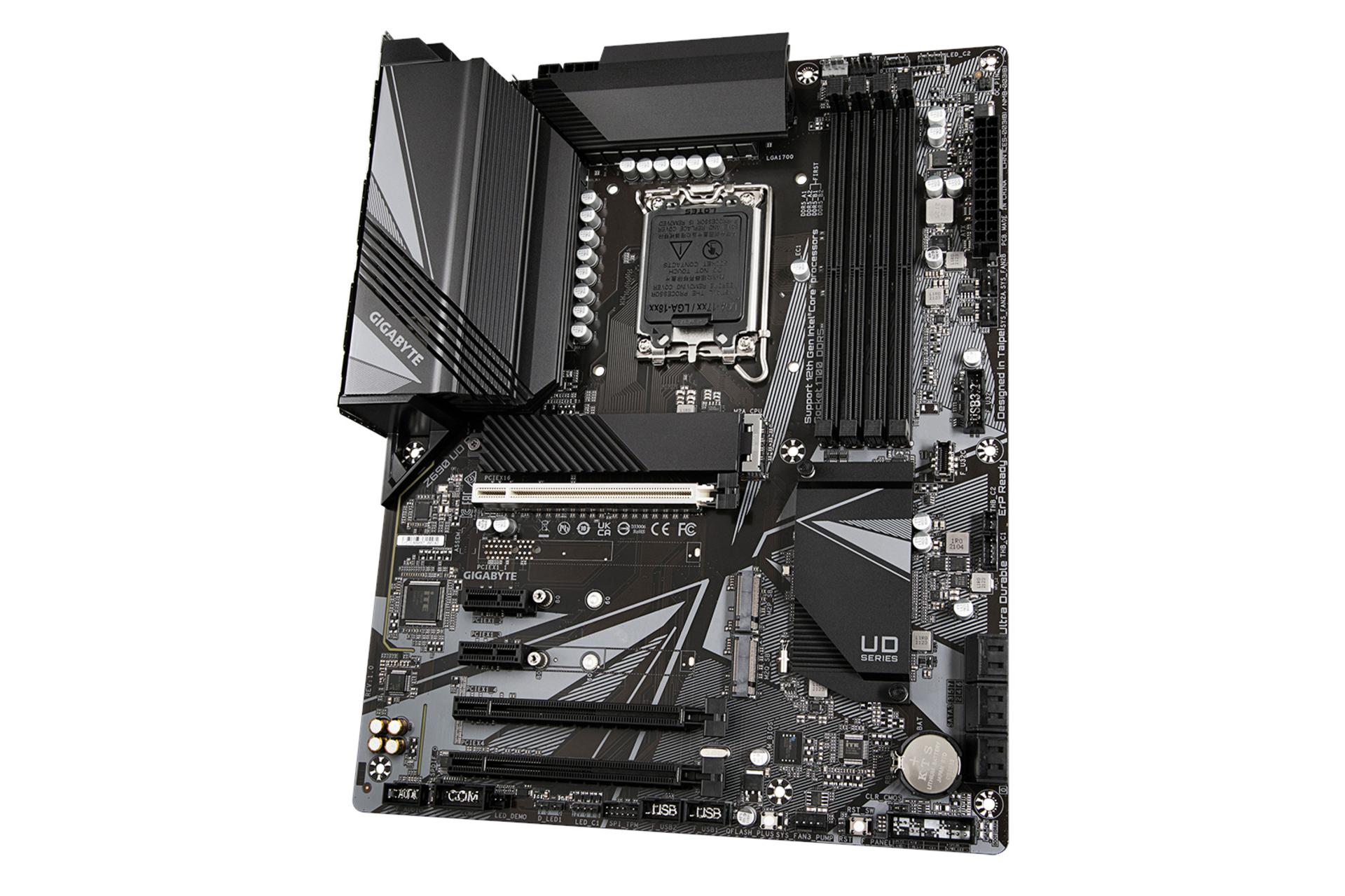 نمای راست مادربرد گیگابایت GIGABYTE Z690 UD AX (rev. 1.x)
