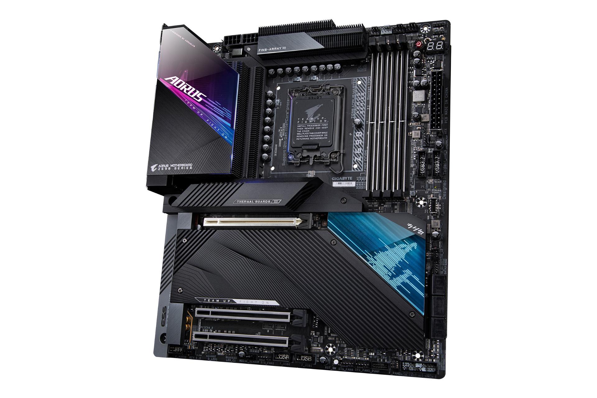 نمای راست مادربرد گیگابایت GIGABYTE Z690 AORUS MASTER (rev. 1.x)