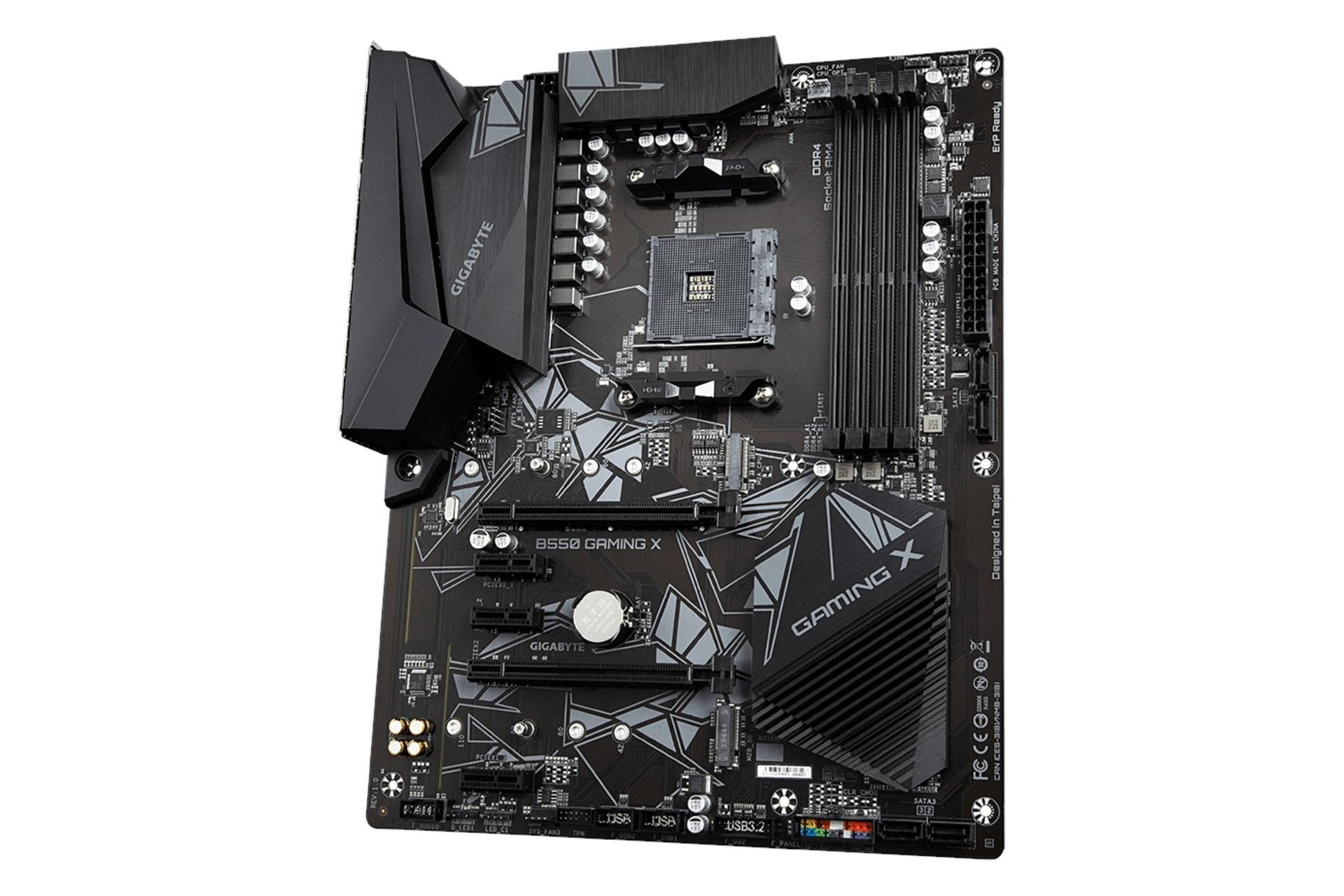 نمای راست مادربرد گیگابایت GIGABYTE B550 GAMING X (rev. 1.0)