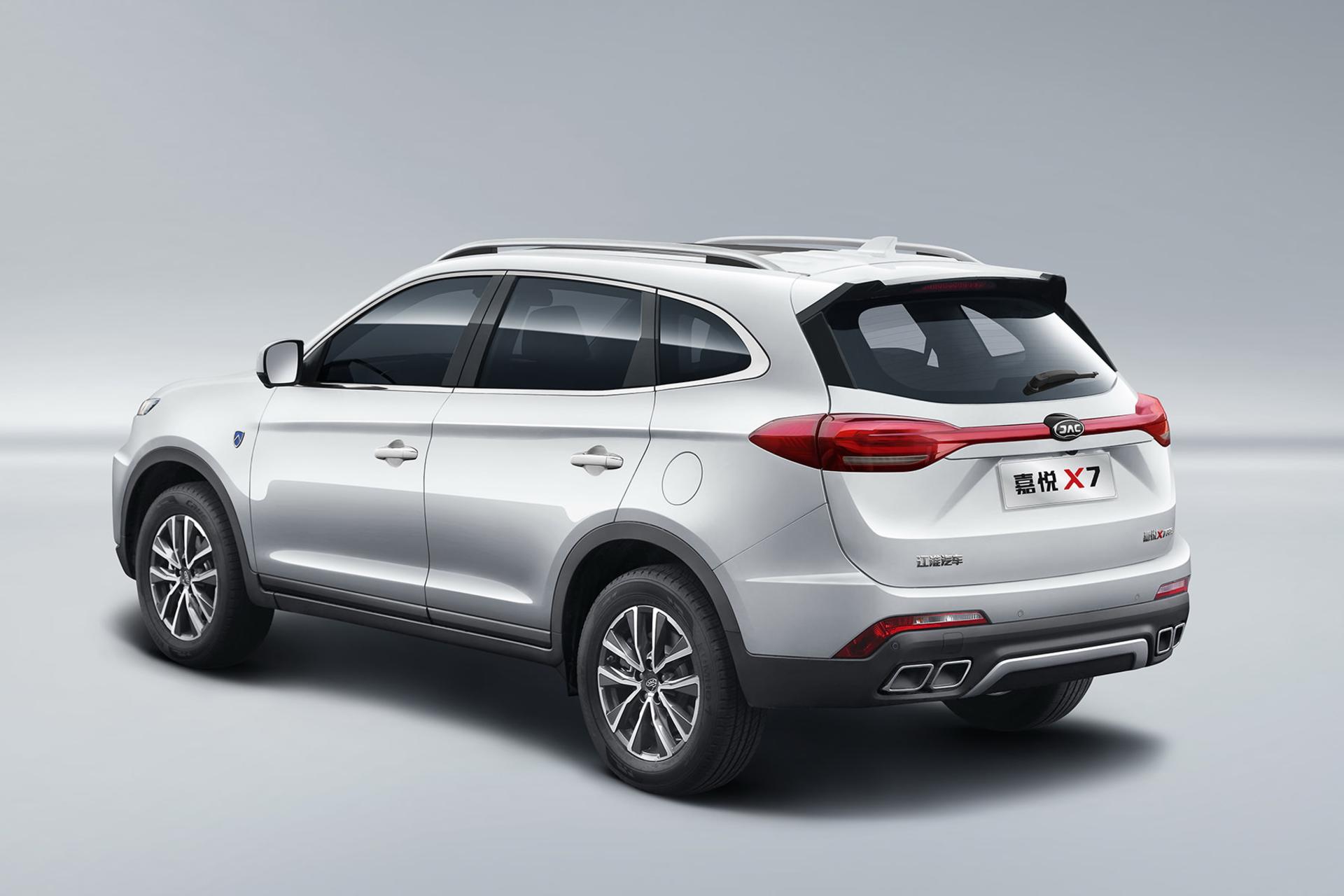 نمای پشت جک JAC X7