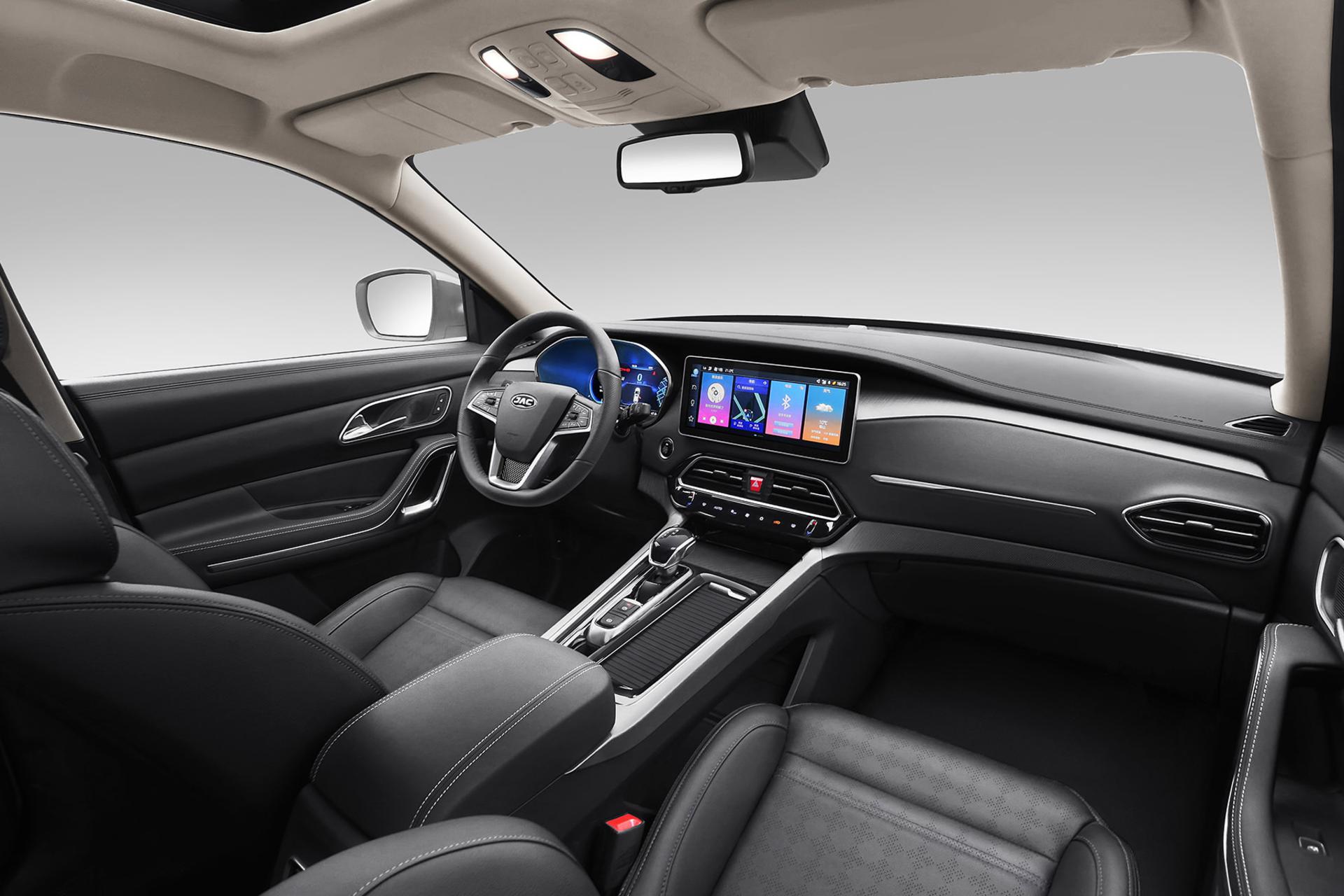 نمای داخلی جک JAC X7