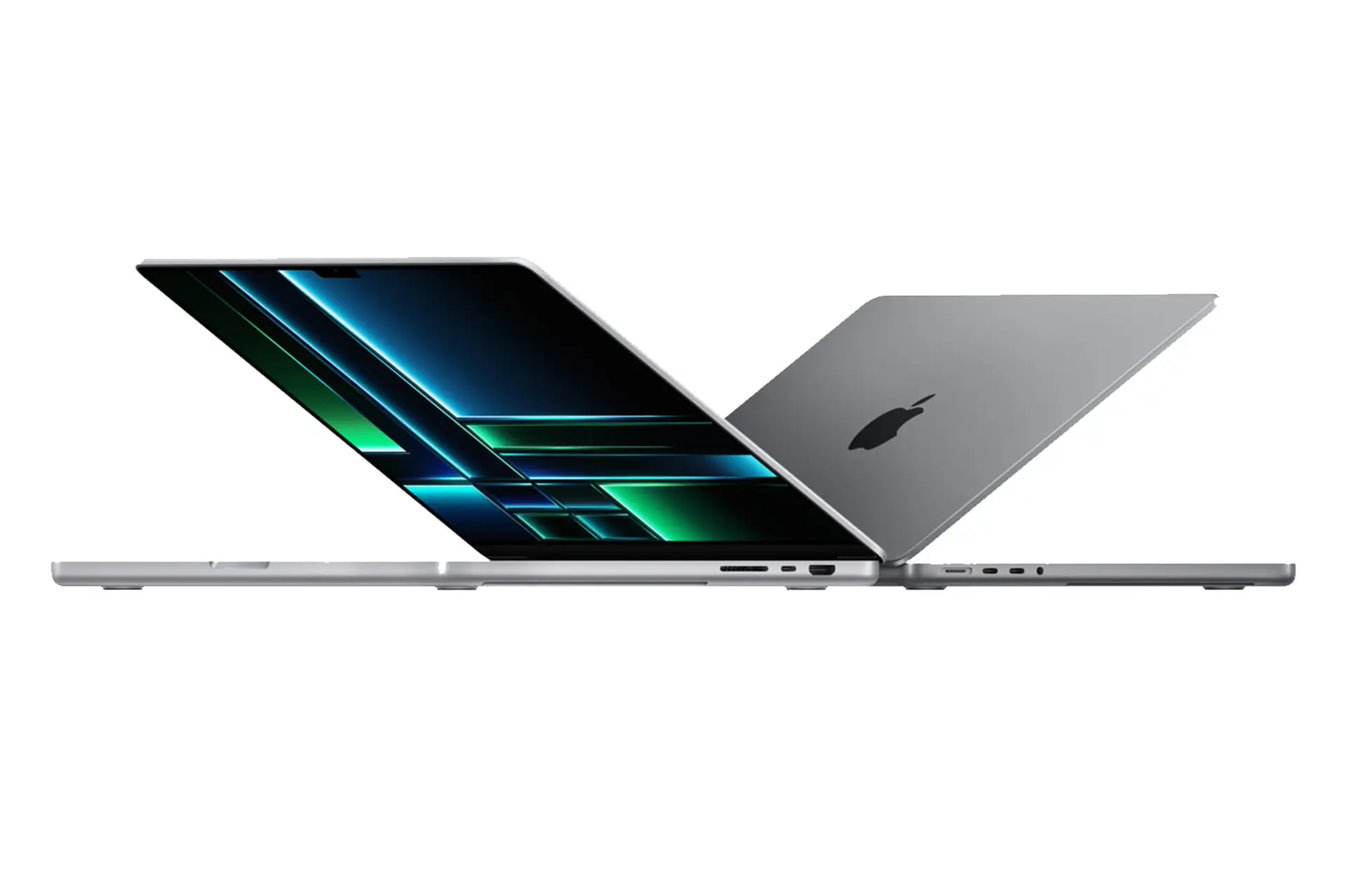 نمای نیمرخ لپ تاپ اپل مک بوک پرو 2023 با نمایش پنل پشت، لوگو و درگاه‌های لبه‌ی سمت چپ و راست