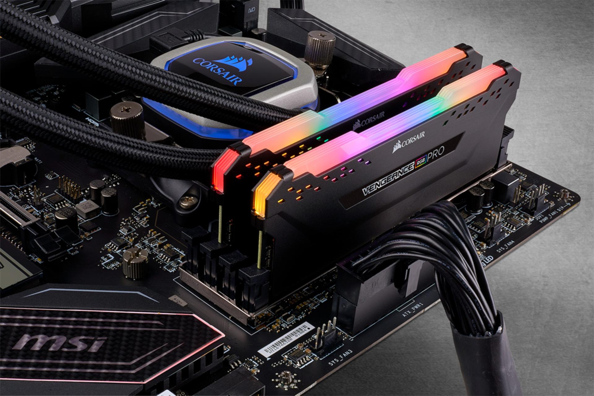 نمای درحال کار رم کورسیر Corsair VENGEANCE RGB PRO 32GB (2x16) DDR4-3200 CL18