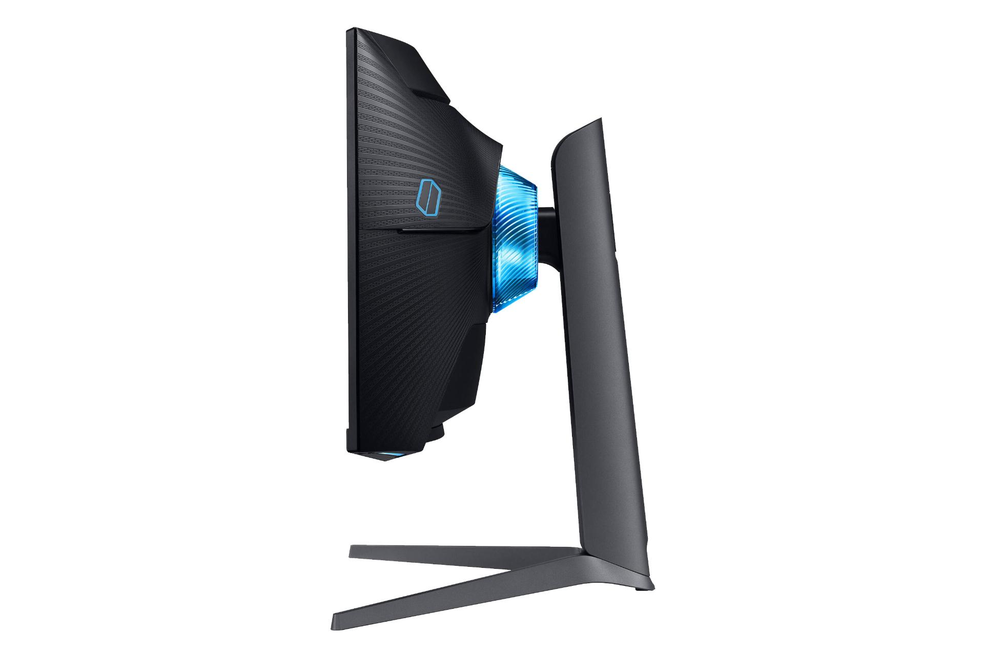 نمای کناری مانیتور ادیسه جی 7 32 اینچی سامسونگ مدل C32G75T رنگ مشکی