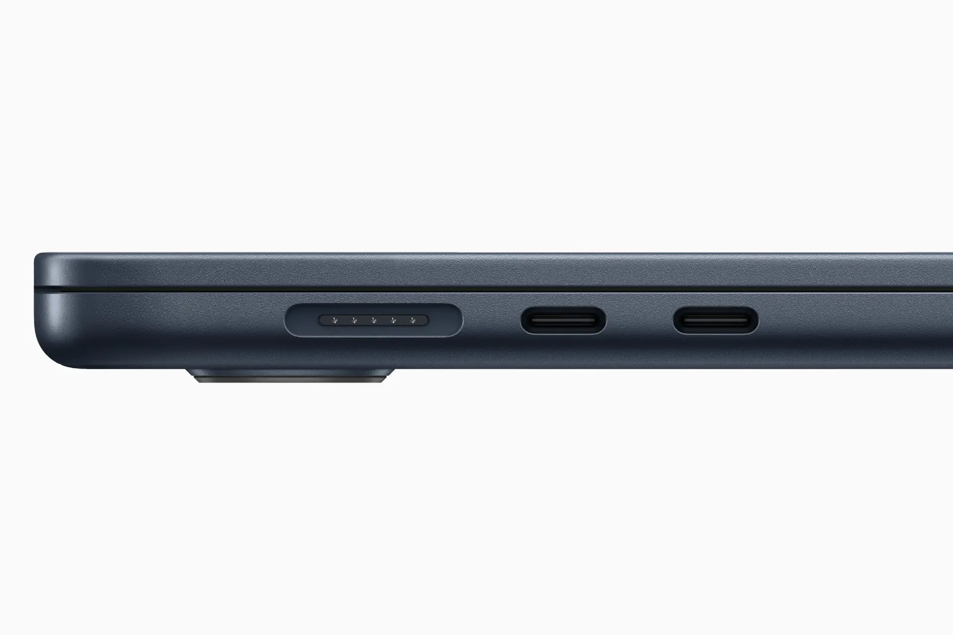 مک بوک ایر ۱۵ اینچی - درگاه USB و شارژ