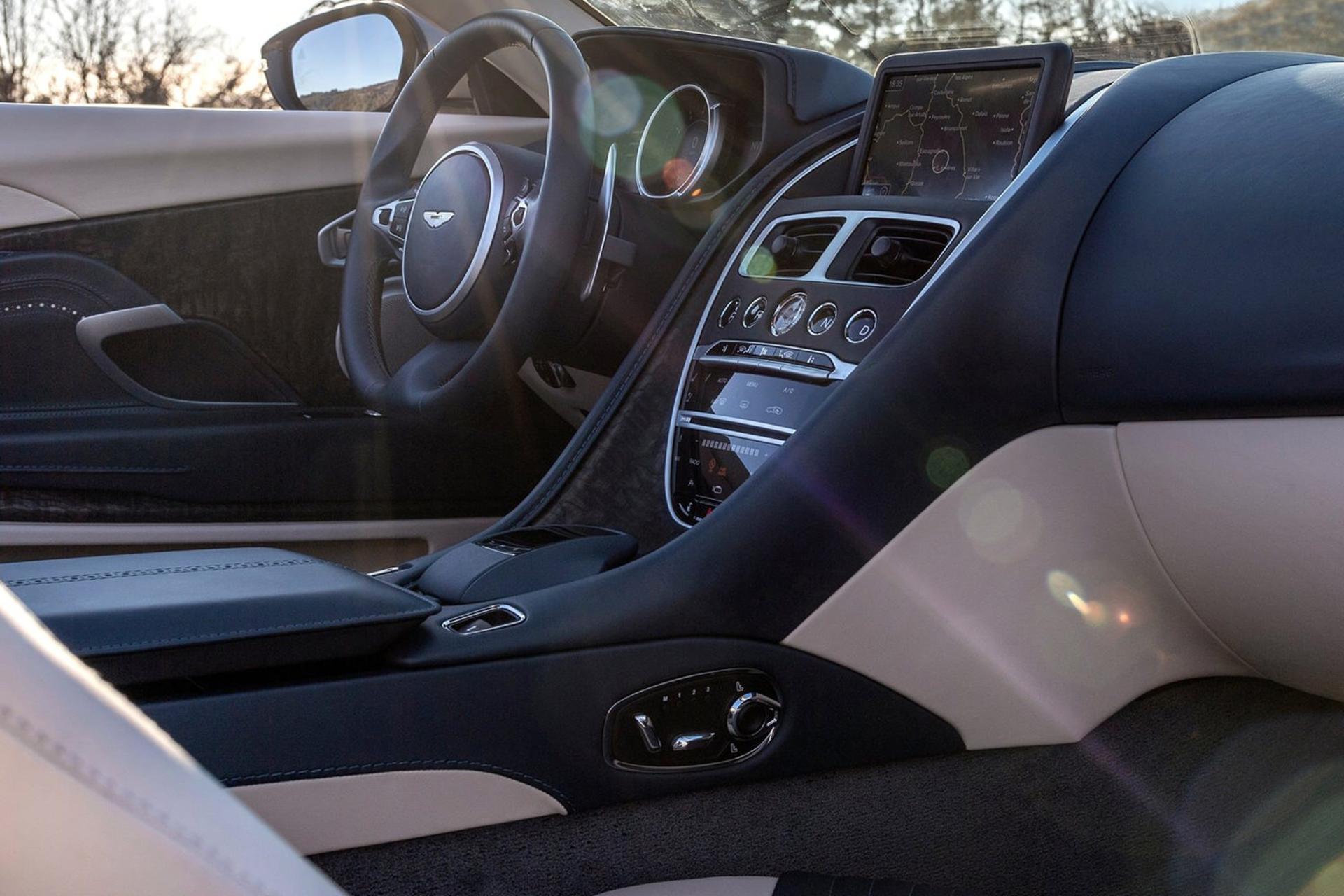 Aston Martin DB11 Volante 2020