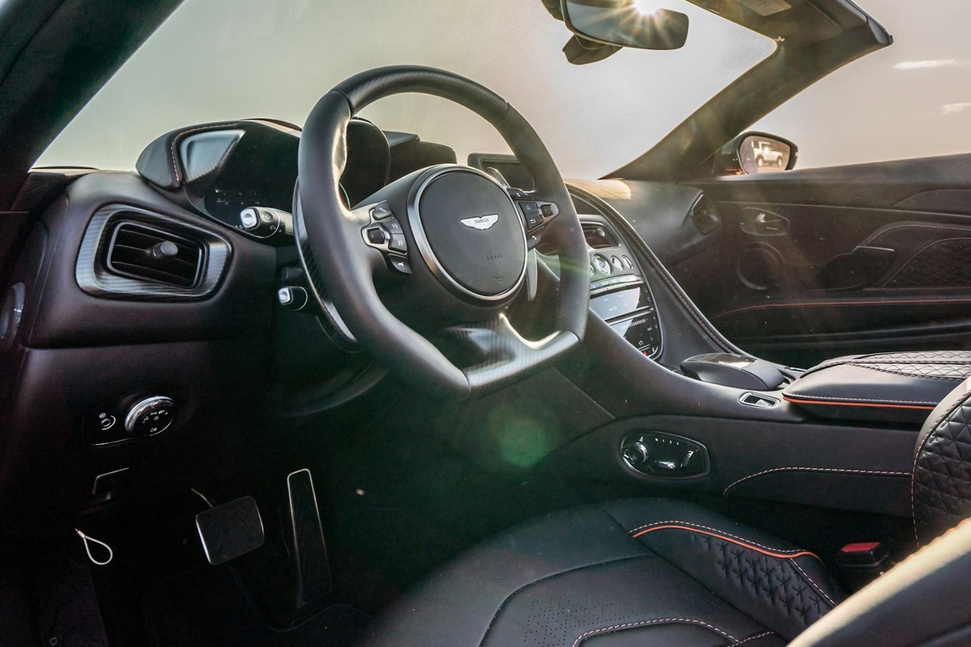 Aston Martin DBS Superleggera Volante 2020