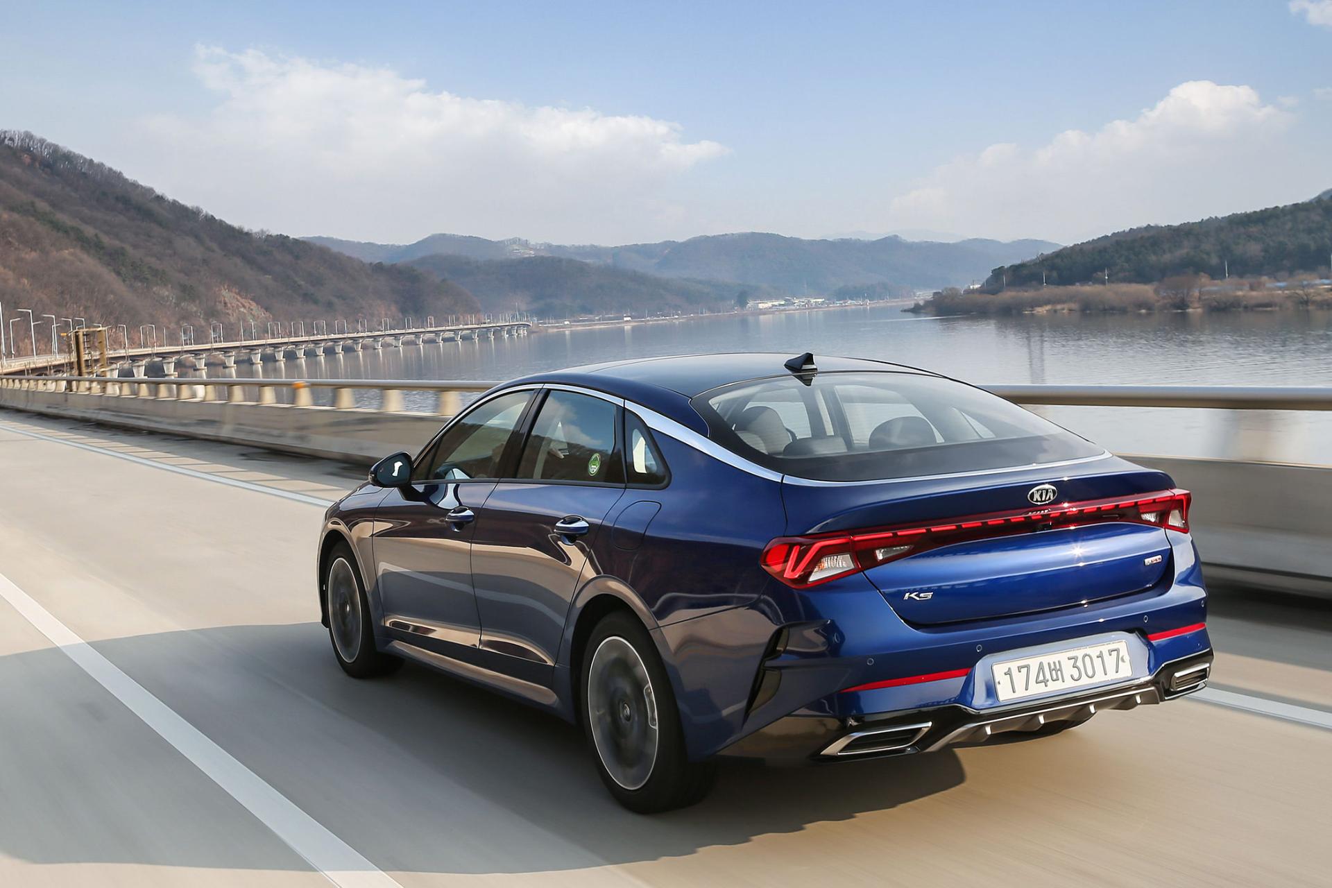 کیا اپتیما Kia K5 Optima 2023 نمای پشت