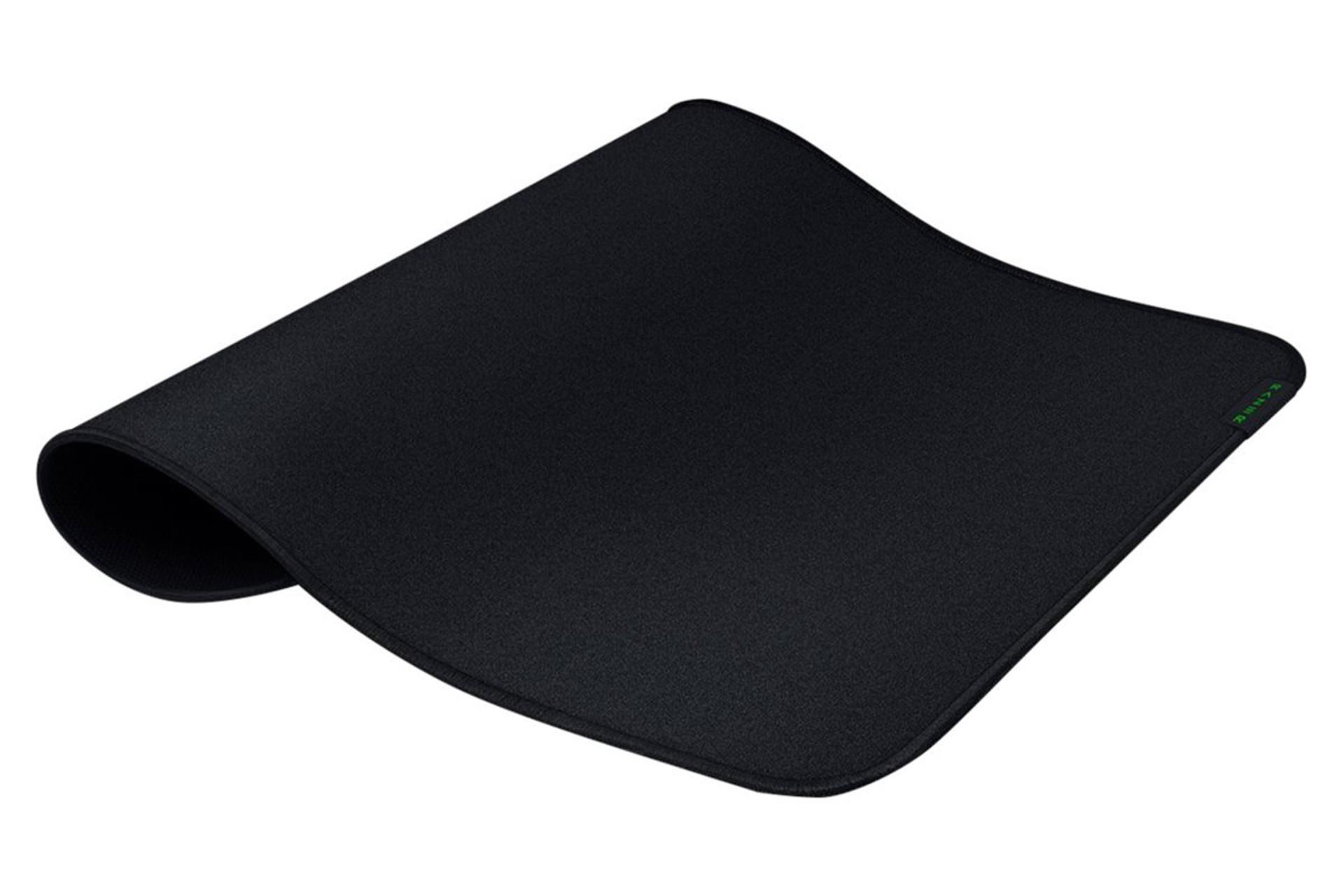 قابلیت چرخش و حمل و نقل آسان ماوس پد ریزر Strider XXL