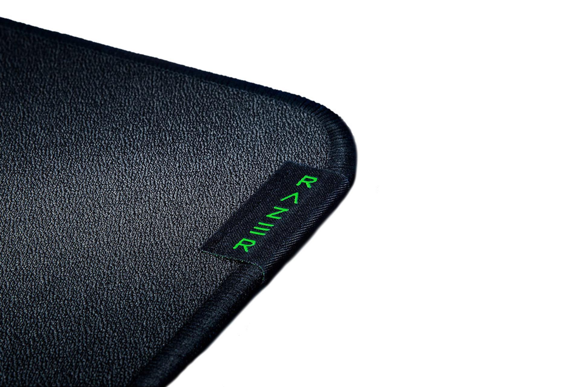 دوخت لبه مشکی رنگ ماوس پد ریزر Strider XXL 