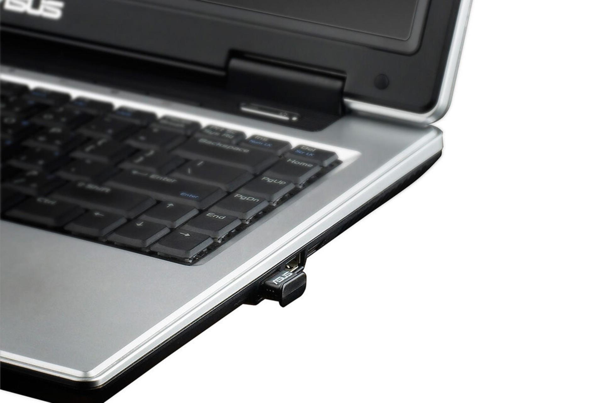 نمای درحال کار دانگل بلوتوث ایسوس ASUS USB-BT400