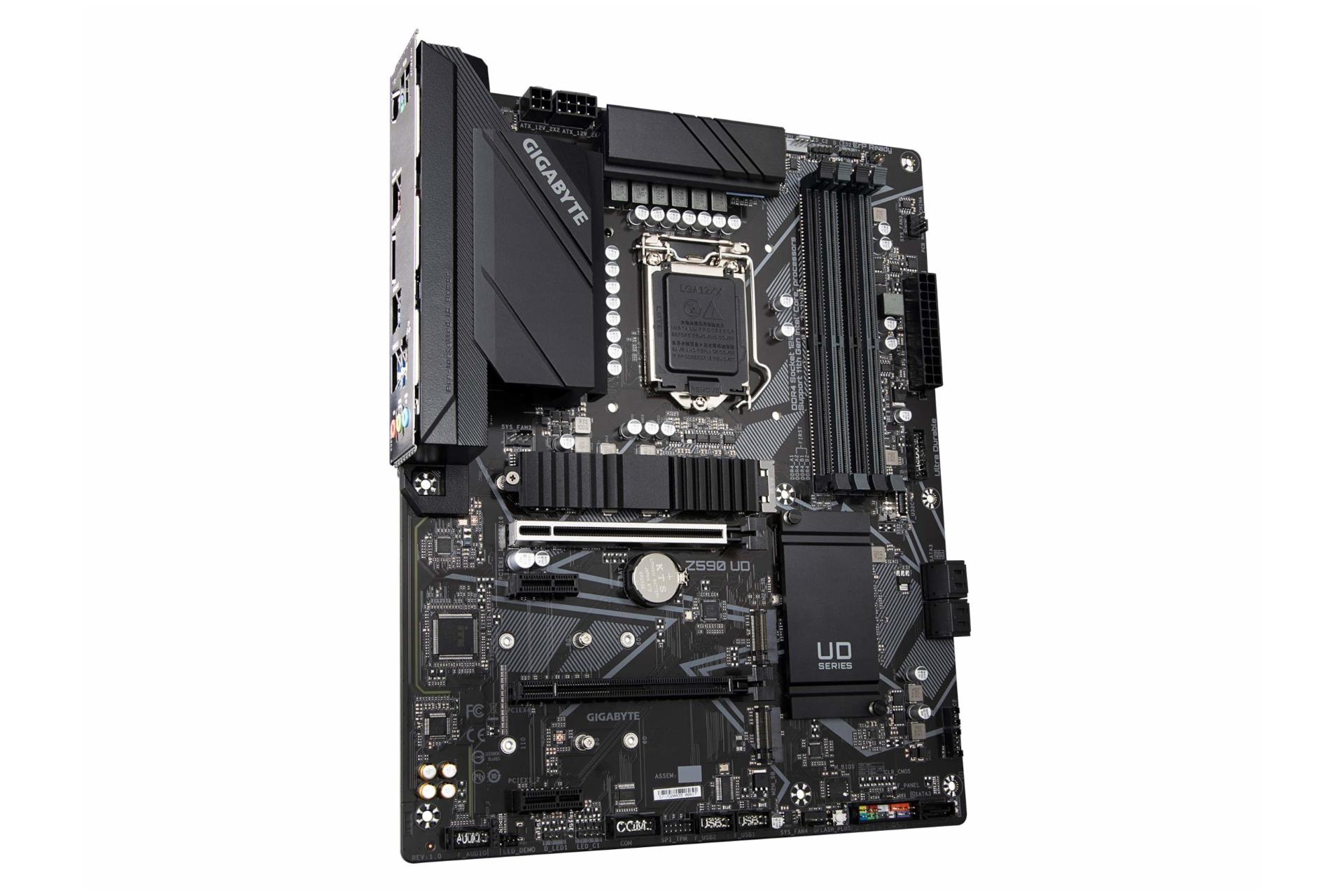 نمای چپ مادربرد گیگابایت GIGABYTE Z590 UD (rev. 1.0)