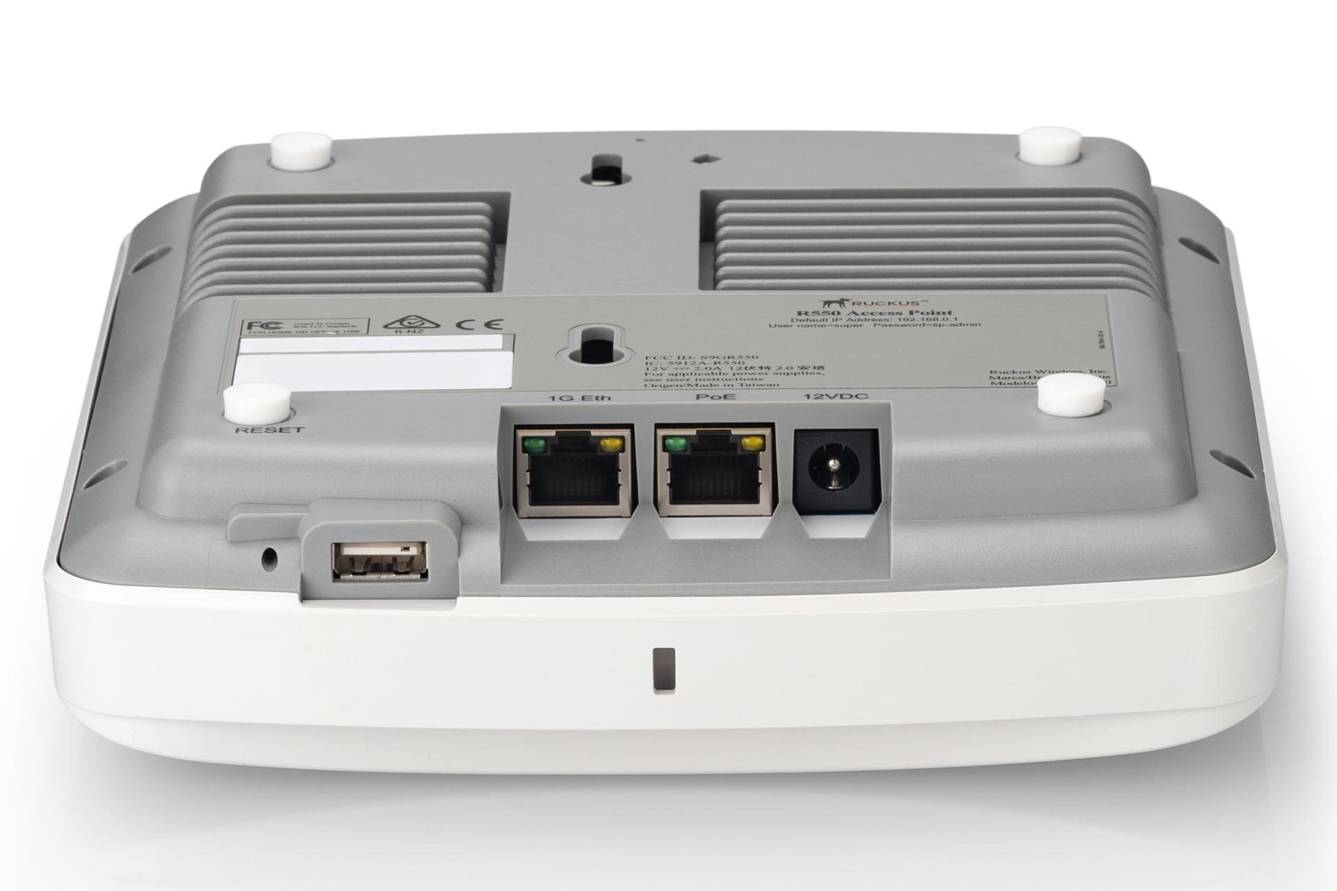 درگاه‌های روتر راکاس Ruckus R550